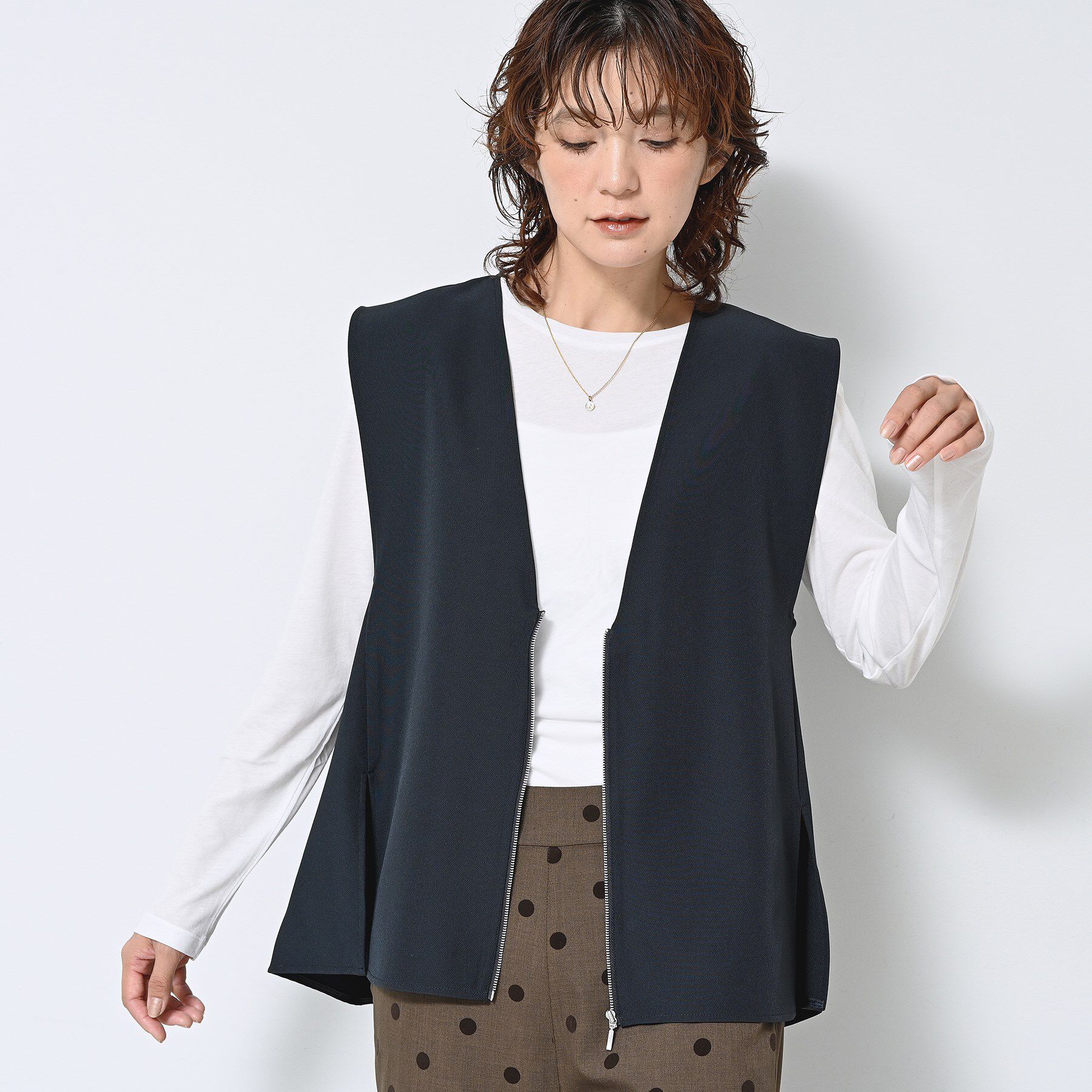 Dessin「【セットアップ可/洗える】サイドスリットVネックジレ」|ベスト・ジレ|