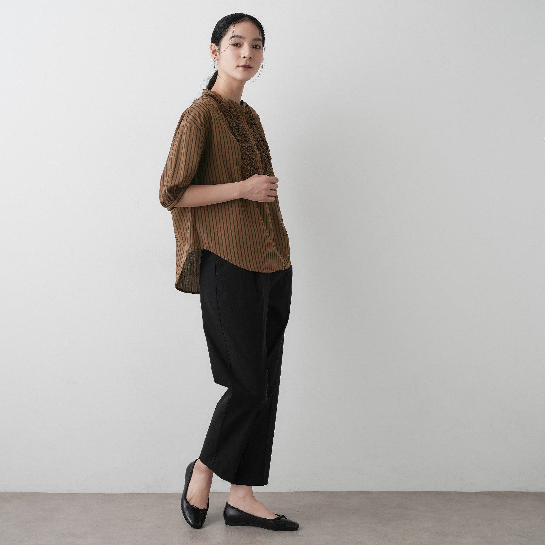 Dessin「【洗える】フリルバンドカラー五分袖ブラウス」|シャツ・ブラウス|