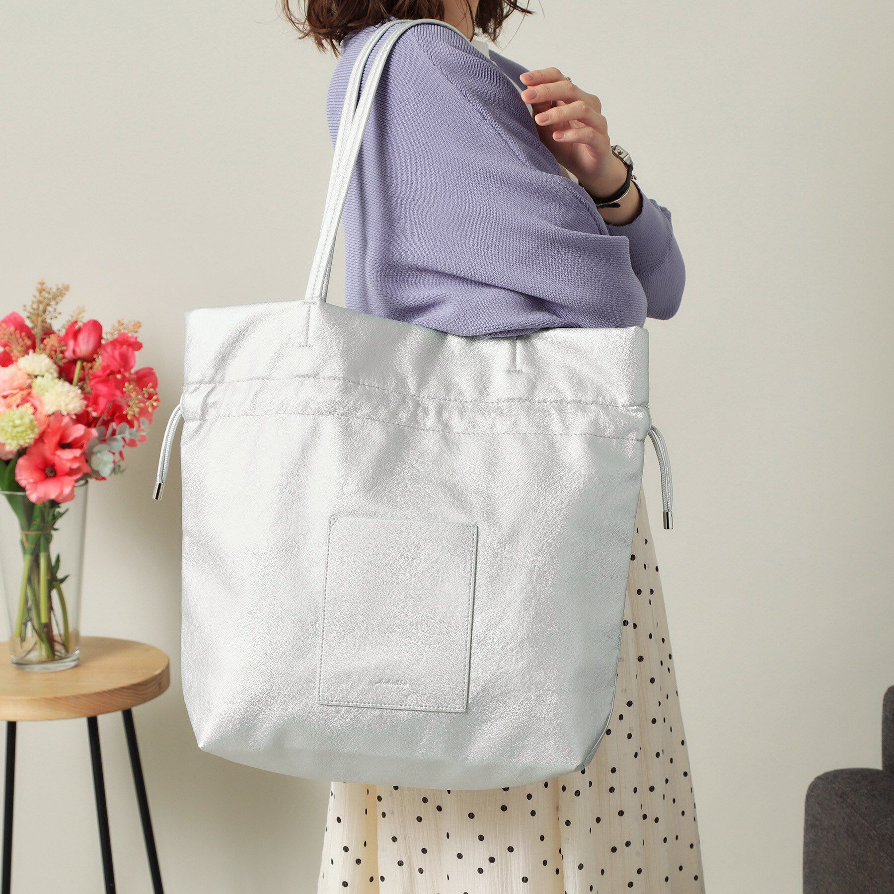 ITS&rsquo;DEMO「【A4対応】合皮巾着トート」|トートバッグ|シルバー(006)