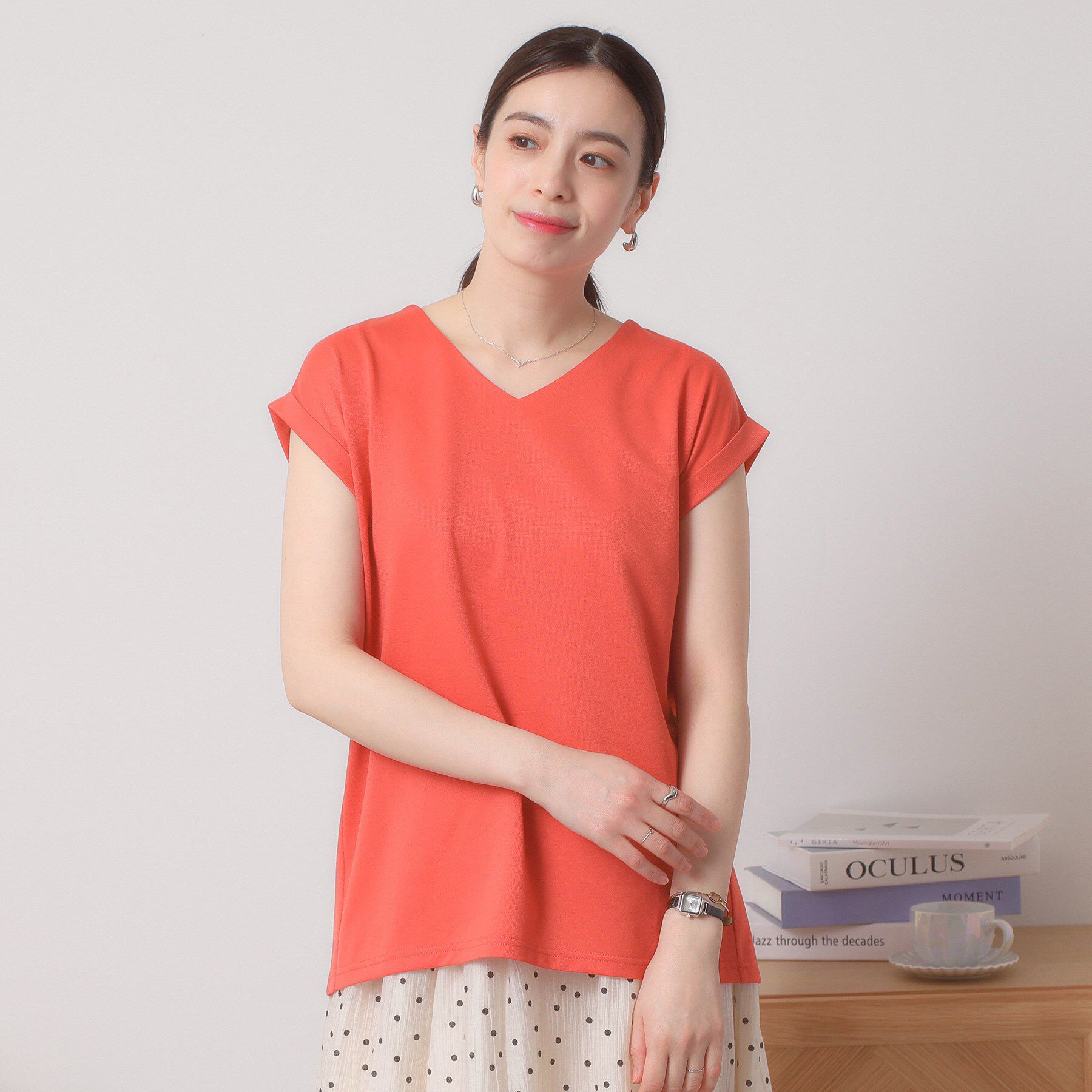 ITS&rsquo;DEMO「【吸水速乾／洗濯機OK／洗濯後しわになりにくい】カットミラノVネックプルオーバー」|Tシャツ・カットソー|レッド(061)