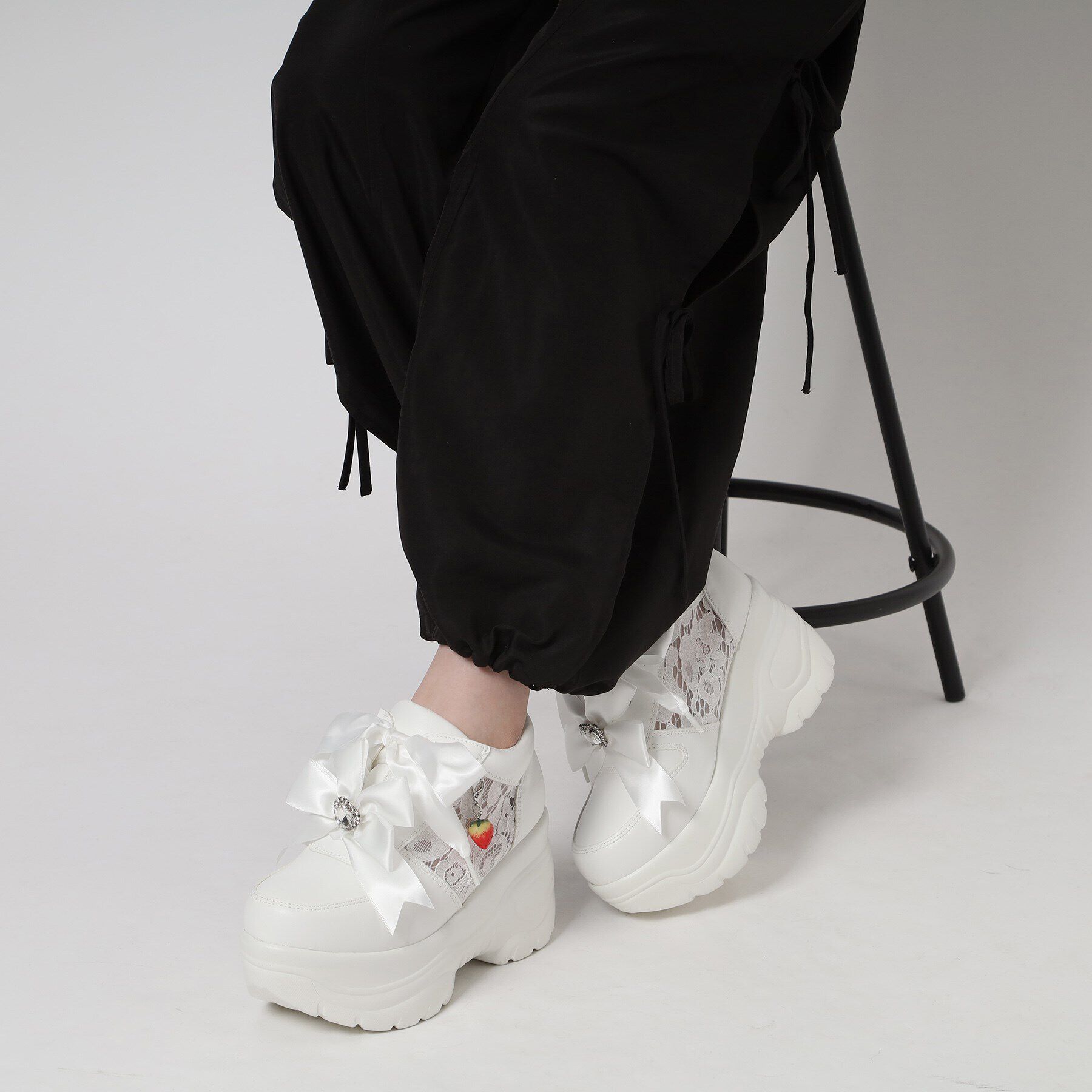 csT&P「取り外し自由♪マルチWAY厚底レースイチゴチャームスニーカー」|スニーカー|