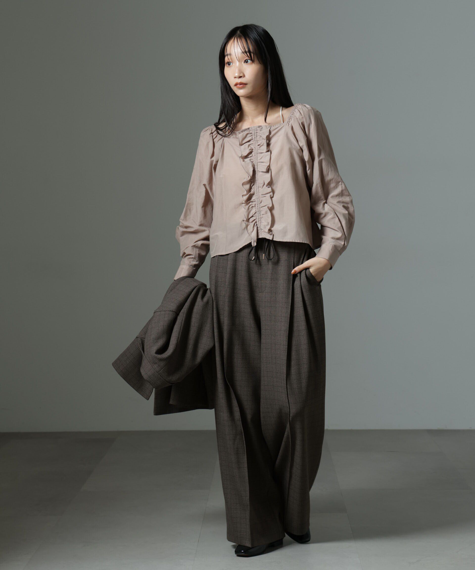 nano･universe「ストレッチサージピンタックイージーワイドパンツ（セットアップ可）」|チノ|