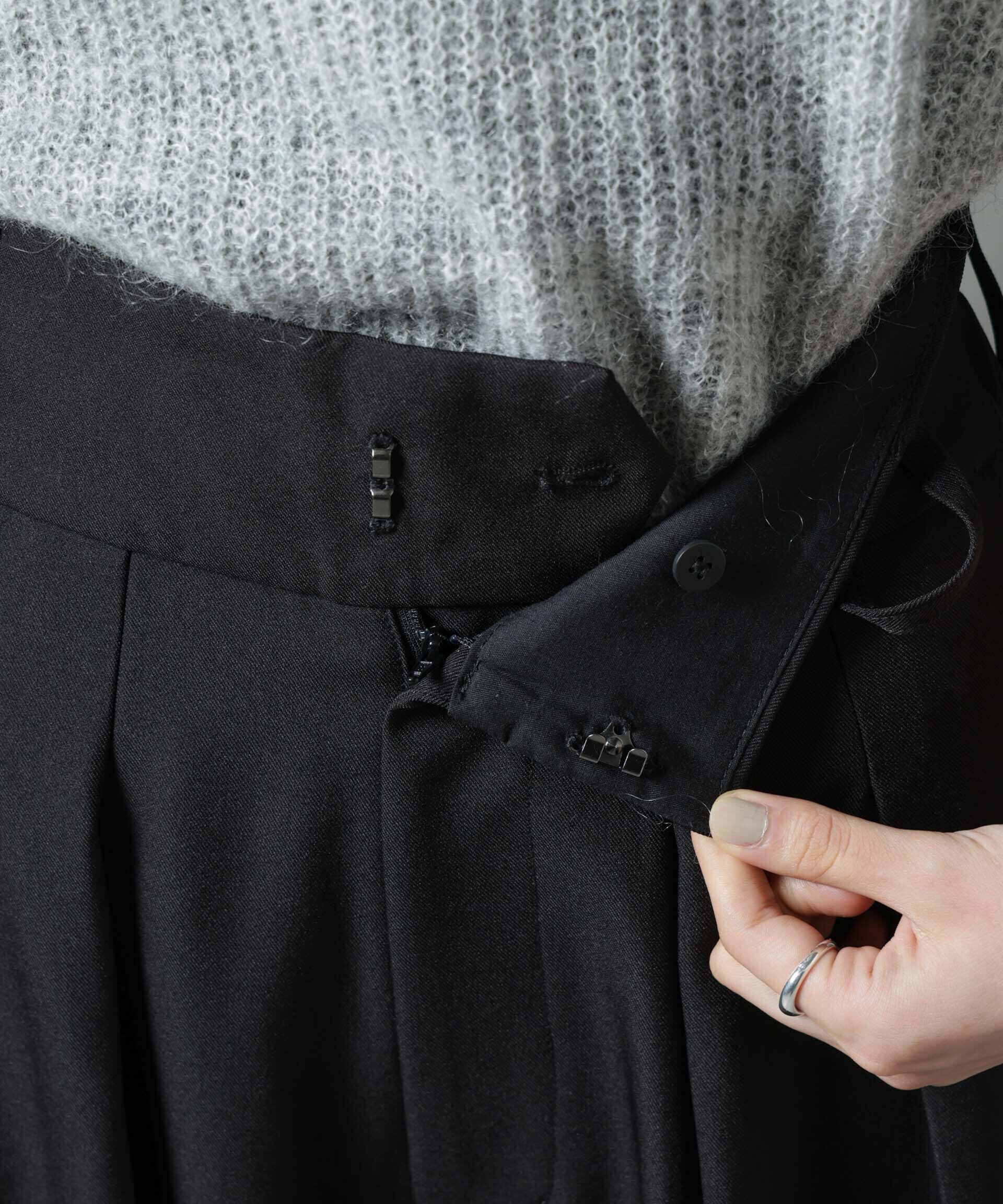 nano･universe「ハイウエスト2タックワイドパンツ」|チノ|