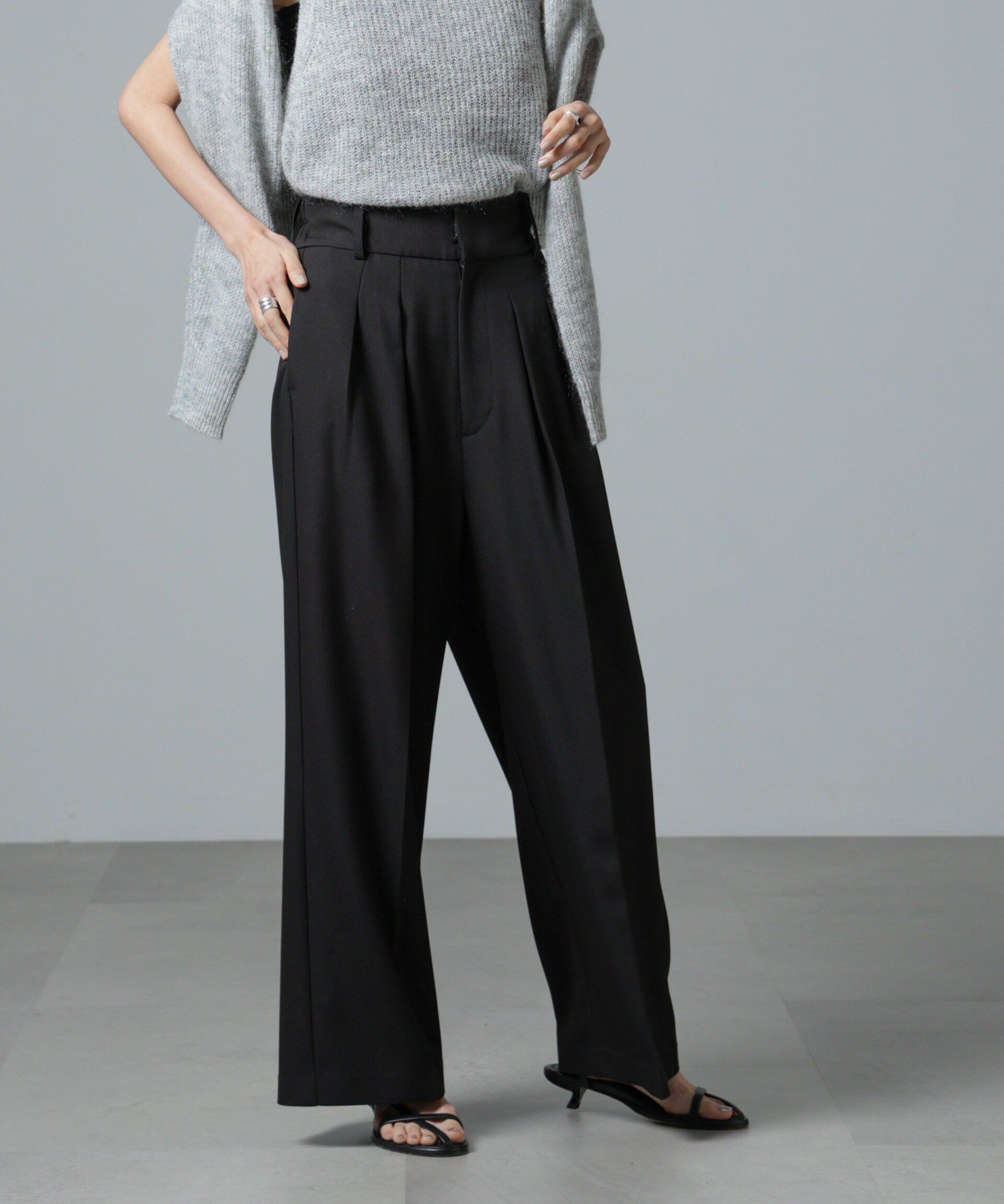 nano･universe「ハイウエスト2タックワイドパンツ」|チノ|