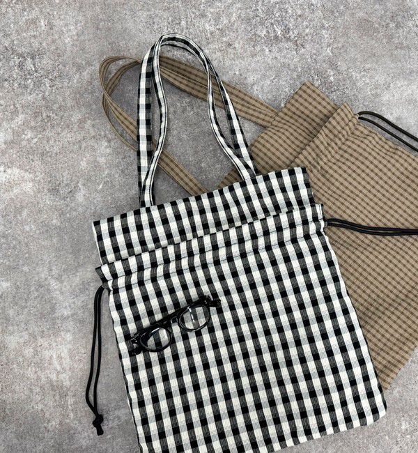 fredy emue「サッカーアウトポケットトートバッグ」|トートバッグ|ホワイト系その他