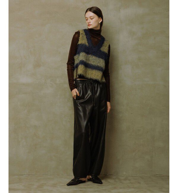 ADAM ET ROPE'「シンセティックレザートラックパンツ」|チノ|