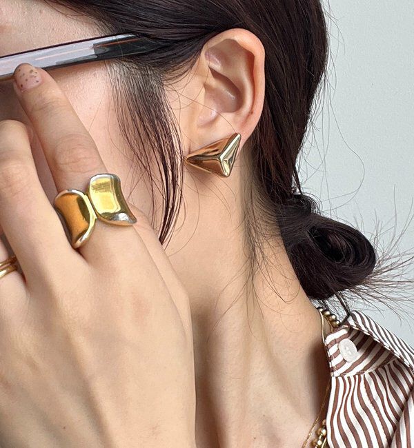  「【インフルエンサーOKOCHI企画】トライアングルイヤリング」|ピアス|
