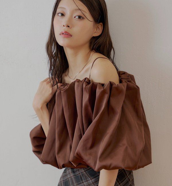  「【SALON by Chico】ギャザーバルーンオフショルブラウス」|シャツ・ブラウス|