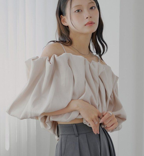  「【SALON by Chico】ギャザーバルーンオフショルブラウス」|シャツ・ブラウス|