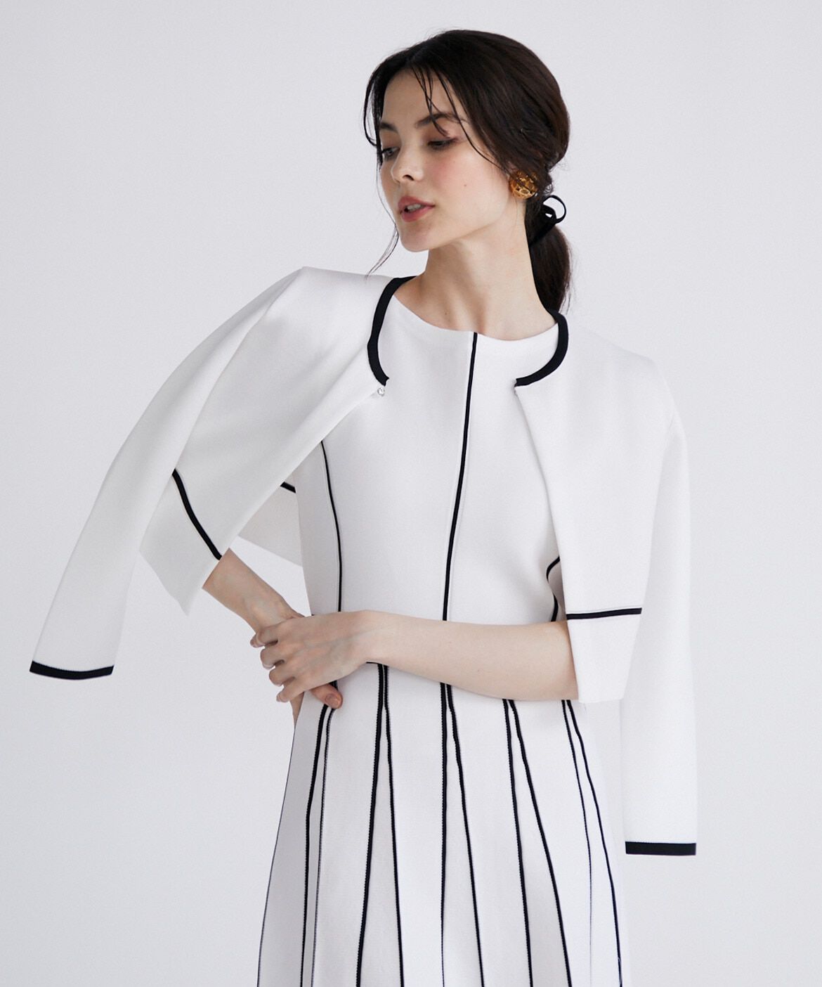 Maglie le cassetto「《M Maglie le cassetto》ラインクルーカーディガン」|カーディガン|オフホワイト1