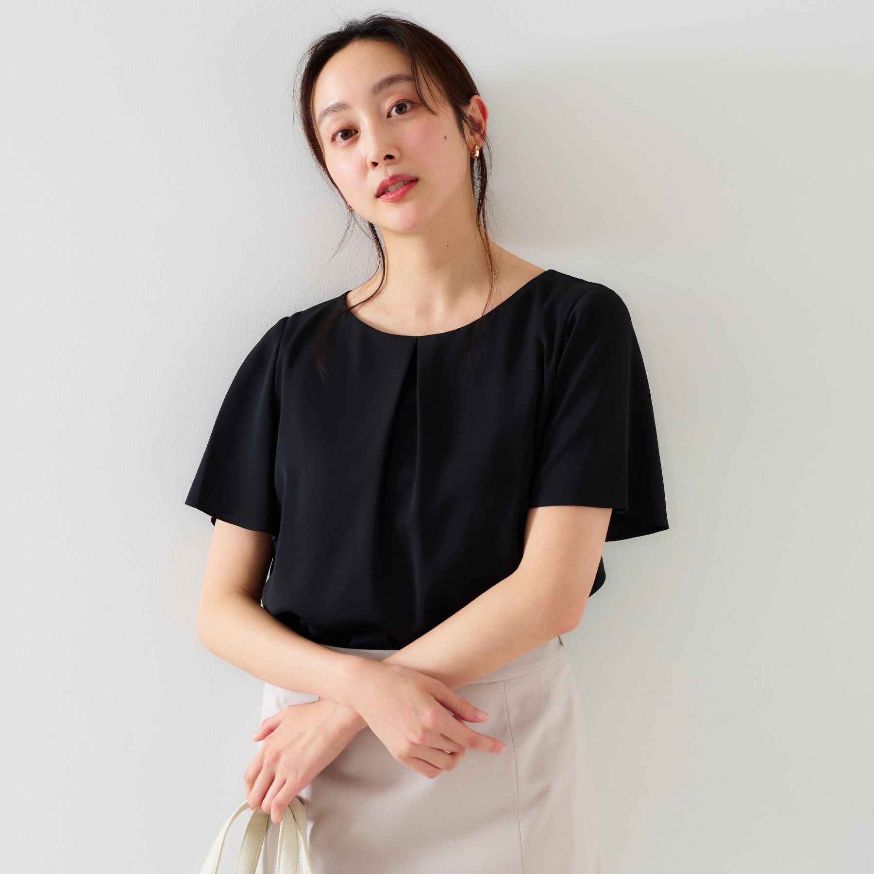 UNTITLED「【通勤／二の腕カバー】フロントタックブラウス」|シャツ・ブラウス|ブラック(019)