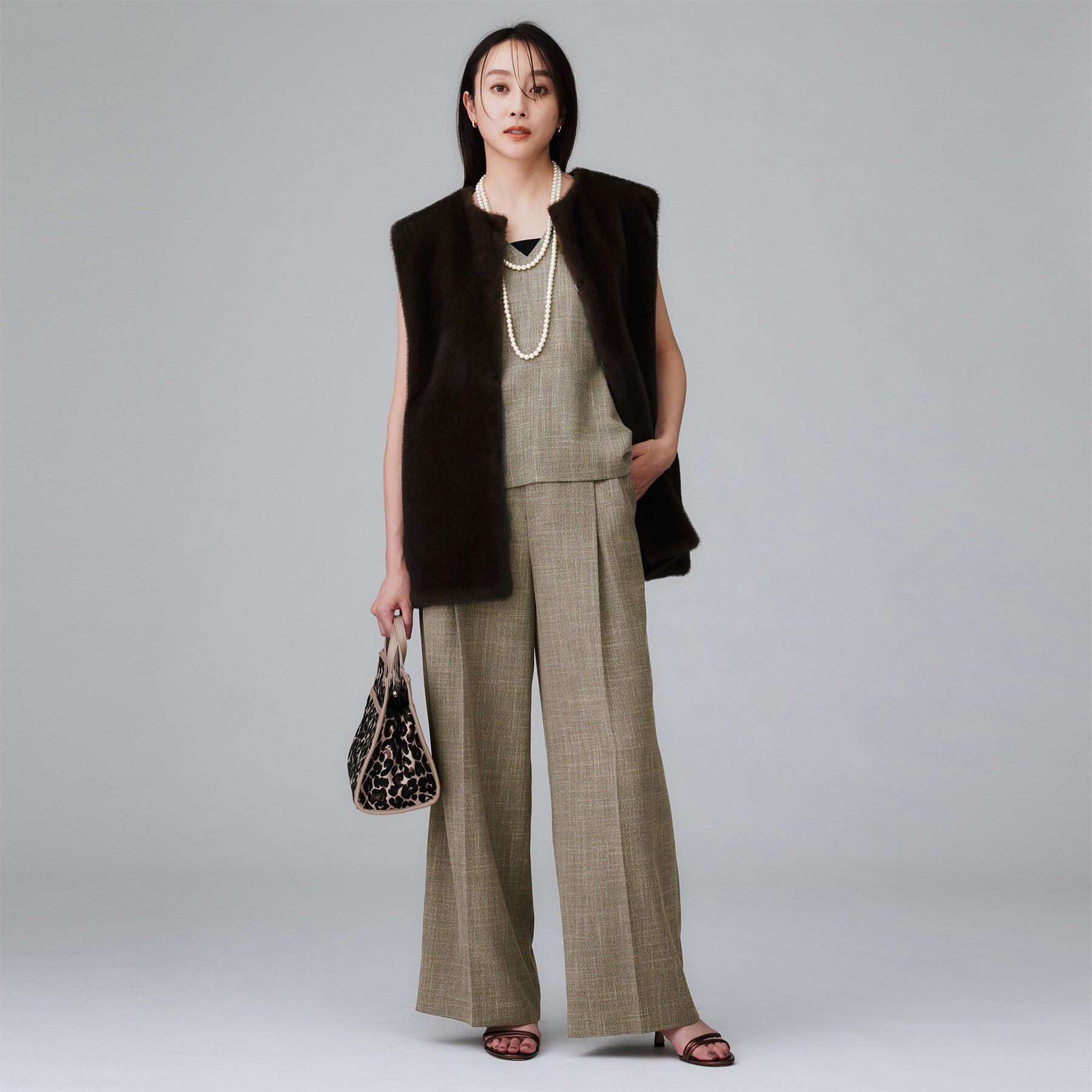 UNTITLED「【セットアップ可/洗える】梳毛調合繊2タックワイドパンツ」|その他|