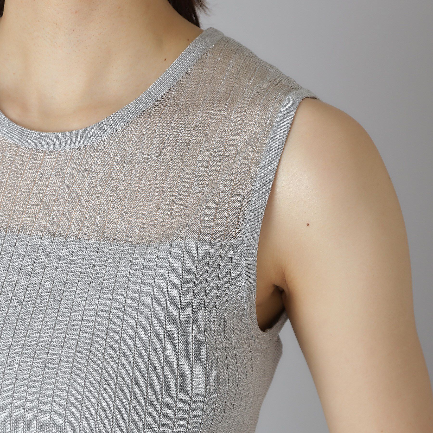 DRESSTERIOR「デコルテシアーノースリーブニット」|ニット・セーター|