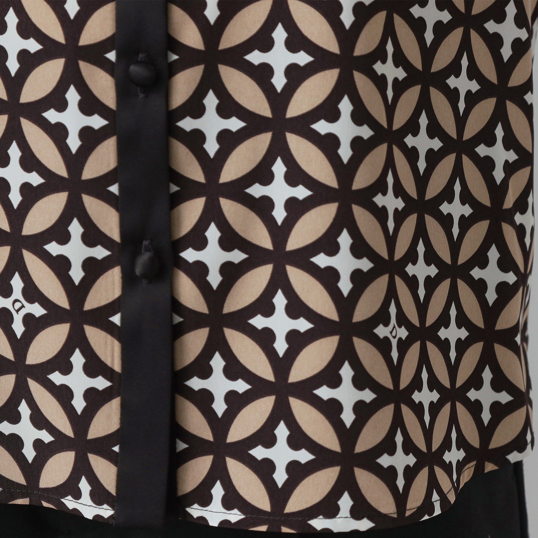 DRESSTERIOR「【モデル美香&times;DRESSTERIOR】コラボレーション オーバーラップサークルブラウス」|シャツ・ブラウス|