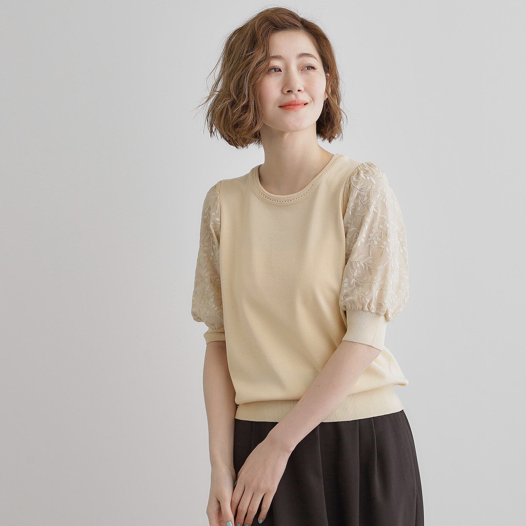 grove「ほんのり透ける抜け感がポイント！袖刺繍5分袖プルオーバー」|ニット・セーター|