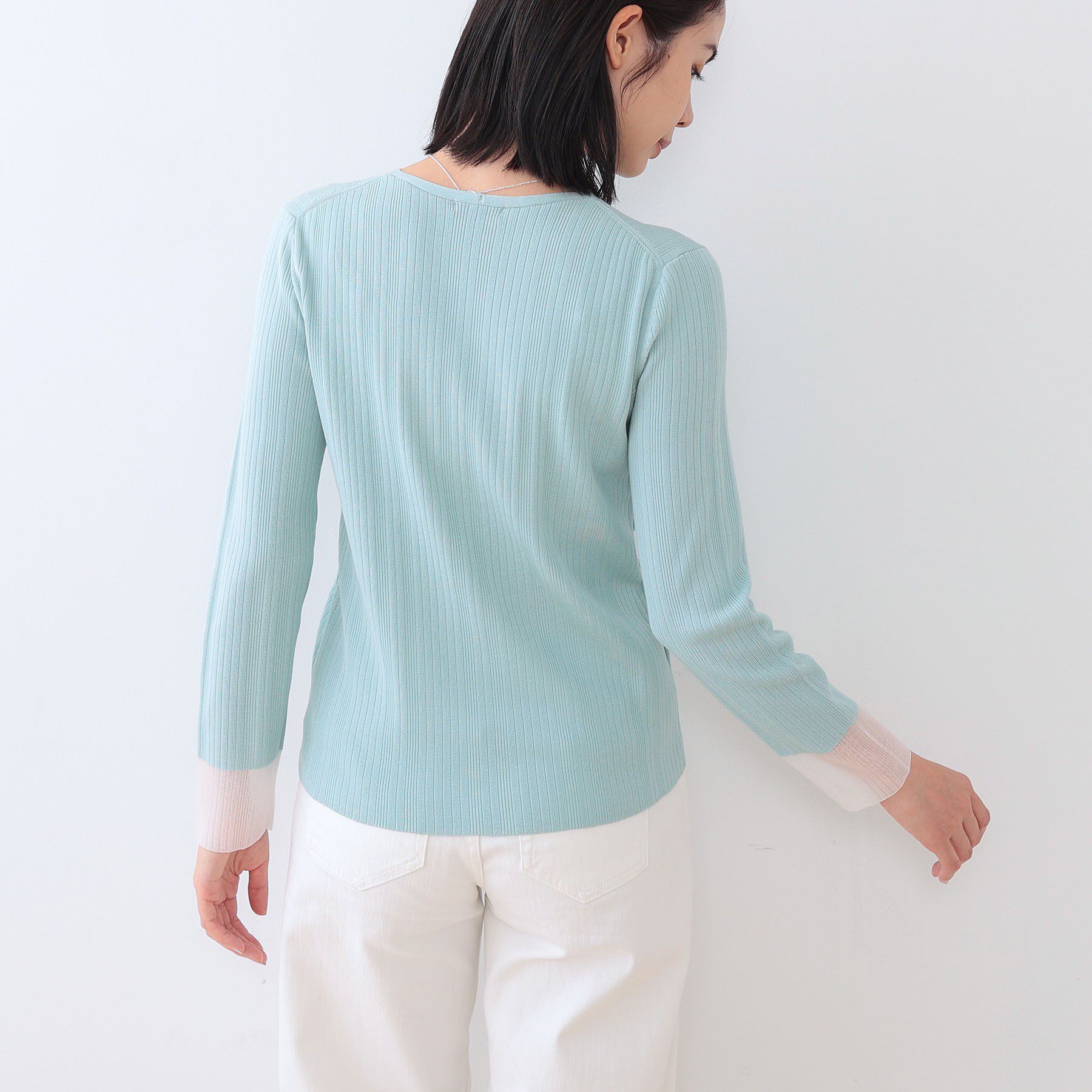 INDIVI「【洗える／袖口シアー】コンパクトVネックニット」|ニット・セーター|