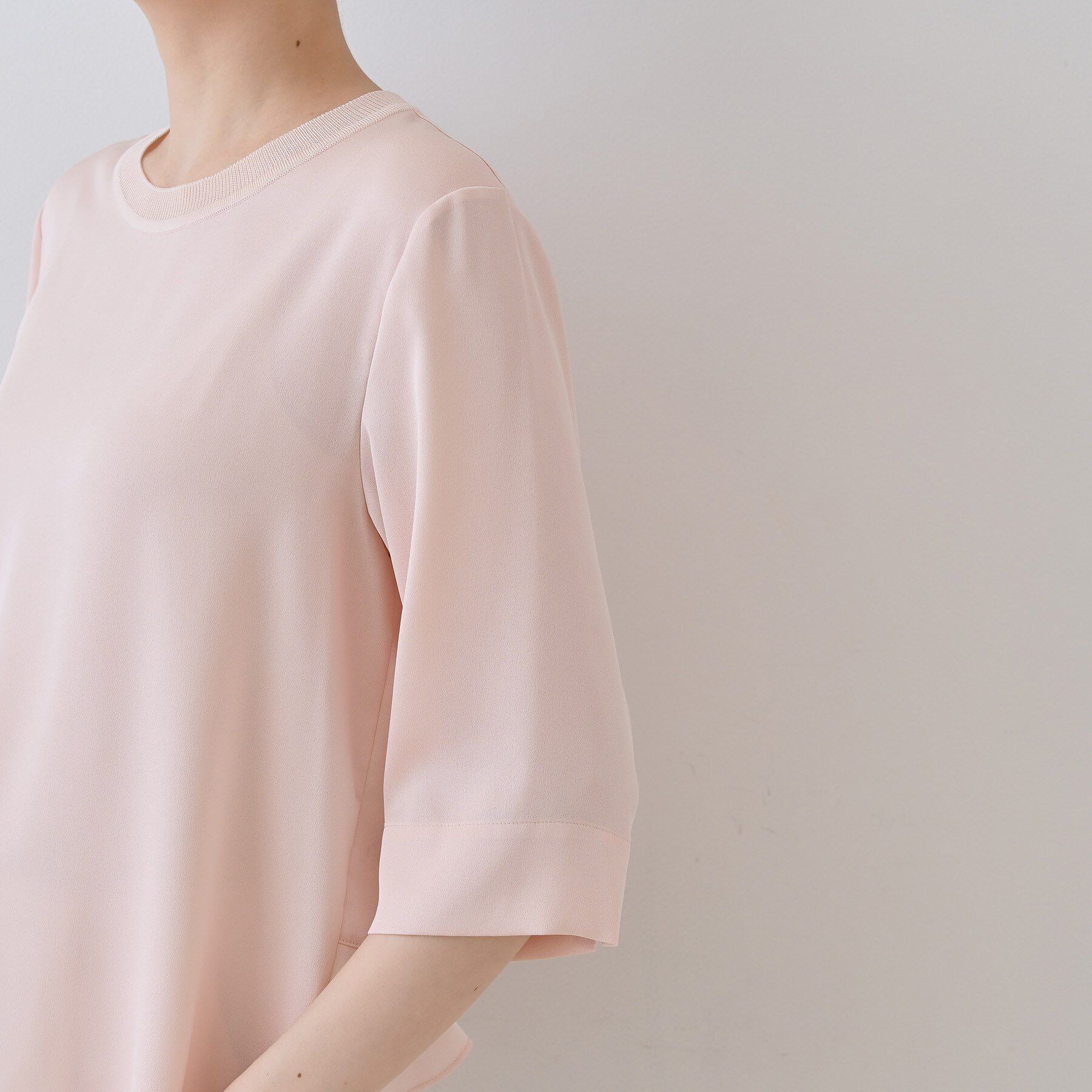 INDIVI「【洗える／5分袖】シルク風素材オフィスブラウス」|シャツ・ブラウス|