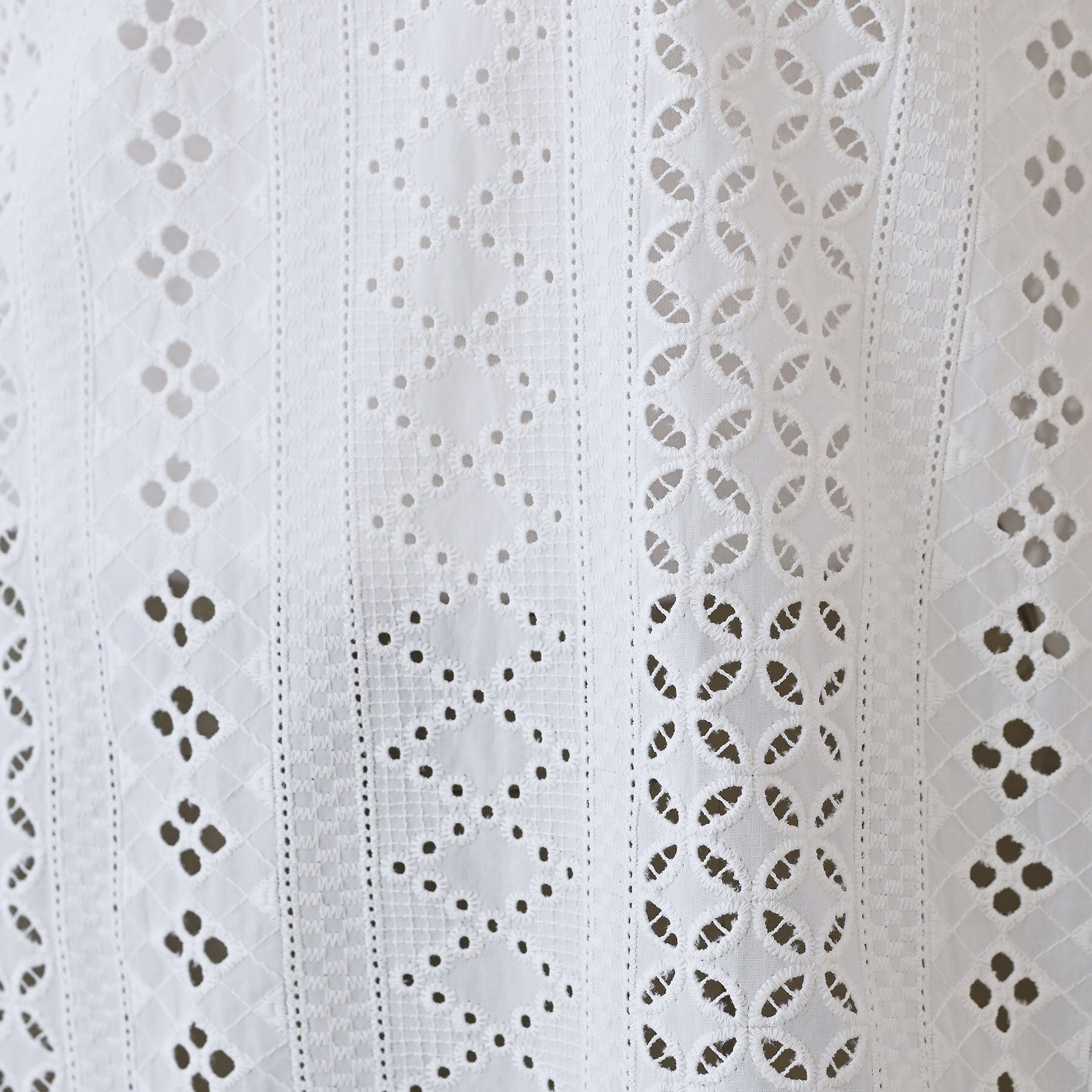 INDIVI「【刺繍／レース】スラッシュネックブラウス」|シャツ・ブラウス|