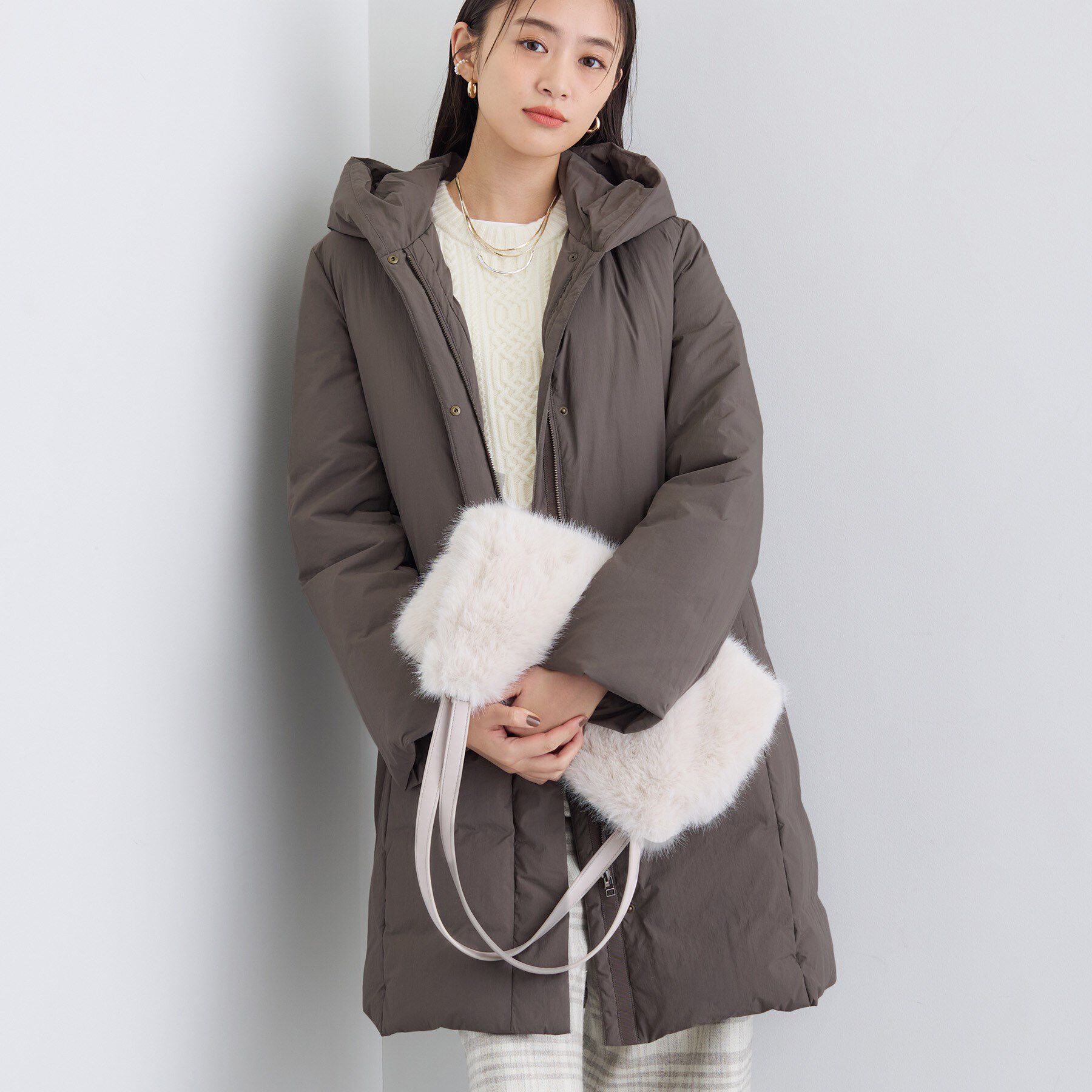 INDIVI「【撥水／洗える】ステッチレス ロングダウンコート」|ダウン|ブラウン(043)