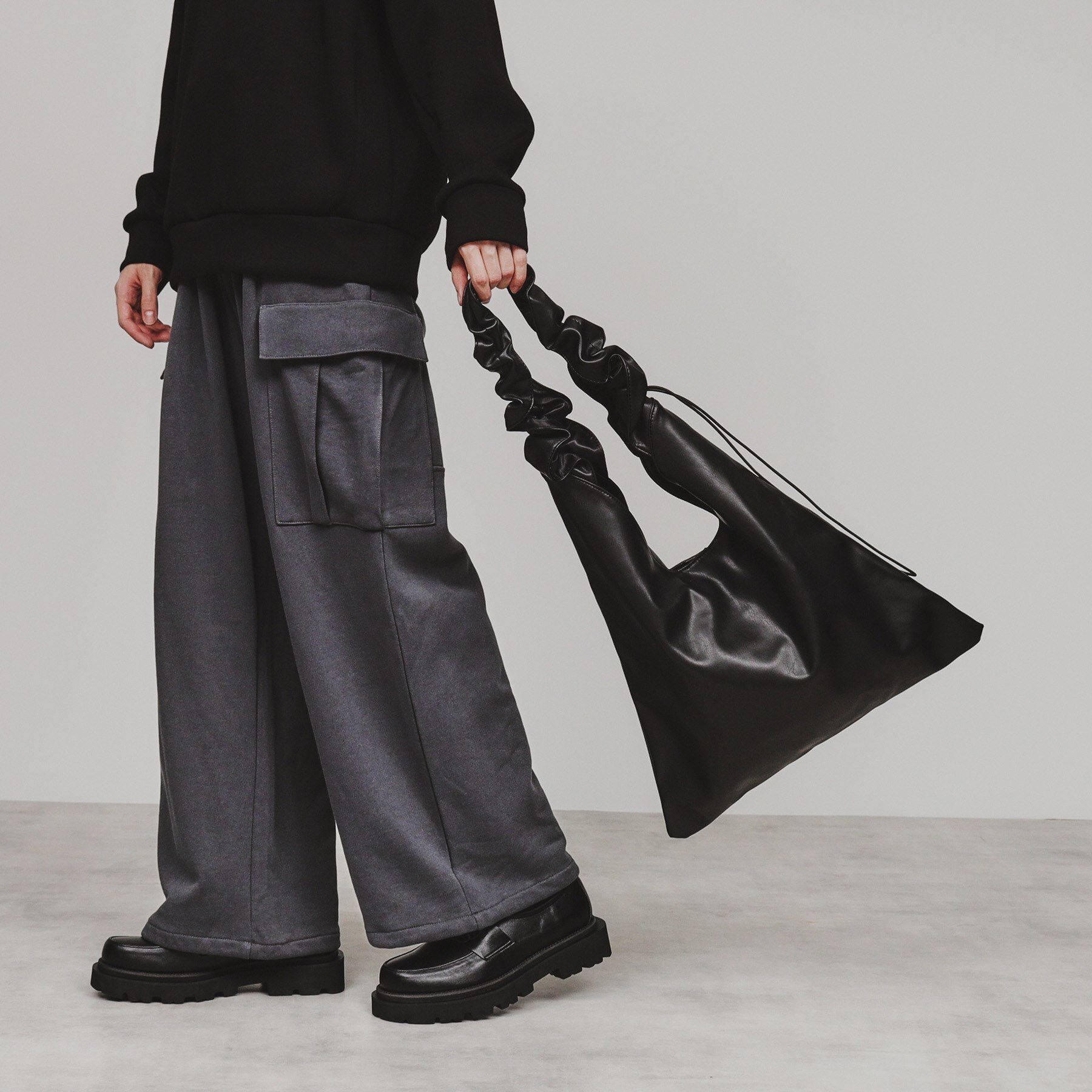 tk.TAKEO KIKUCHI「ギミックショルダーバッグ」|ショルダー・メッセンジャー|ブラック(519)