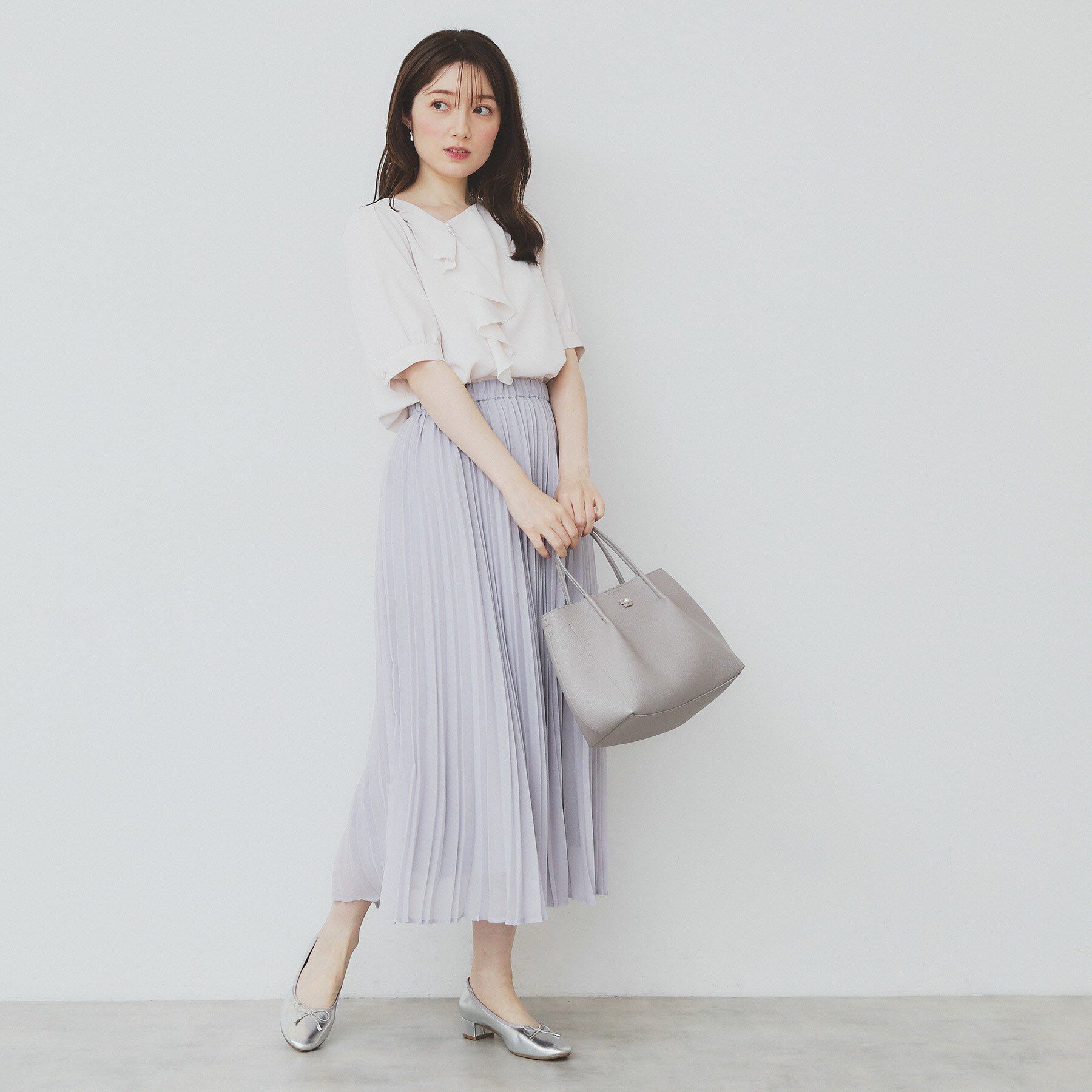 index「アシメフリルパール調ブラウス【洗濯機洗い可/イージーアイロン】」|シャツ・ブラウス|