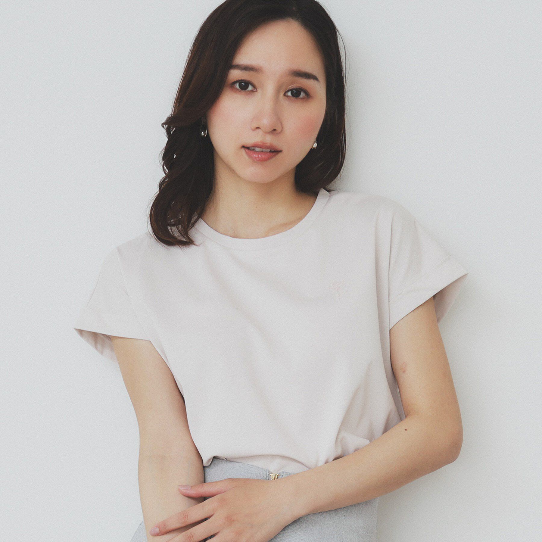 index「《6色展開/S-3Lサイズ》フラワー刺繍Tシャツ【汗ジミ防止/吸水速乾/接触冷感/UVケア/洗濯機洗」|Tシャツ・カットソー|