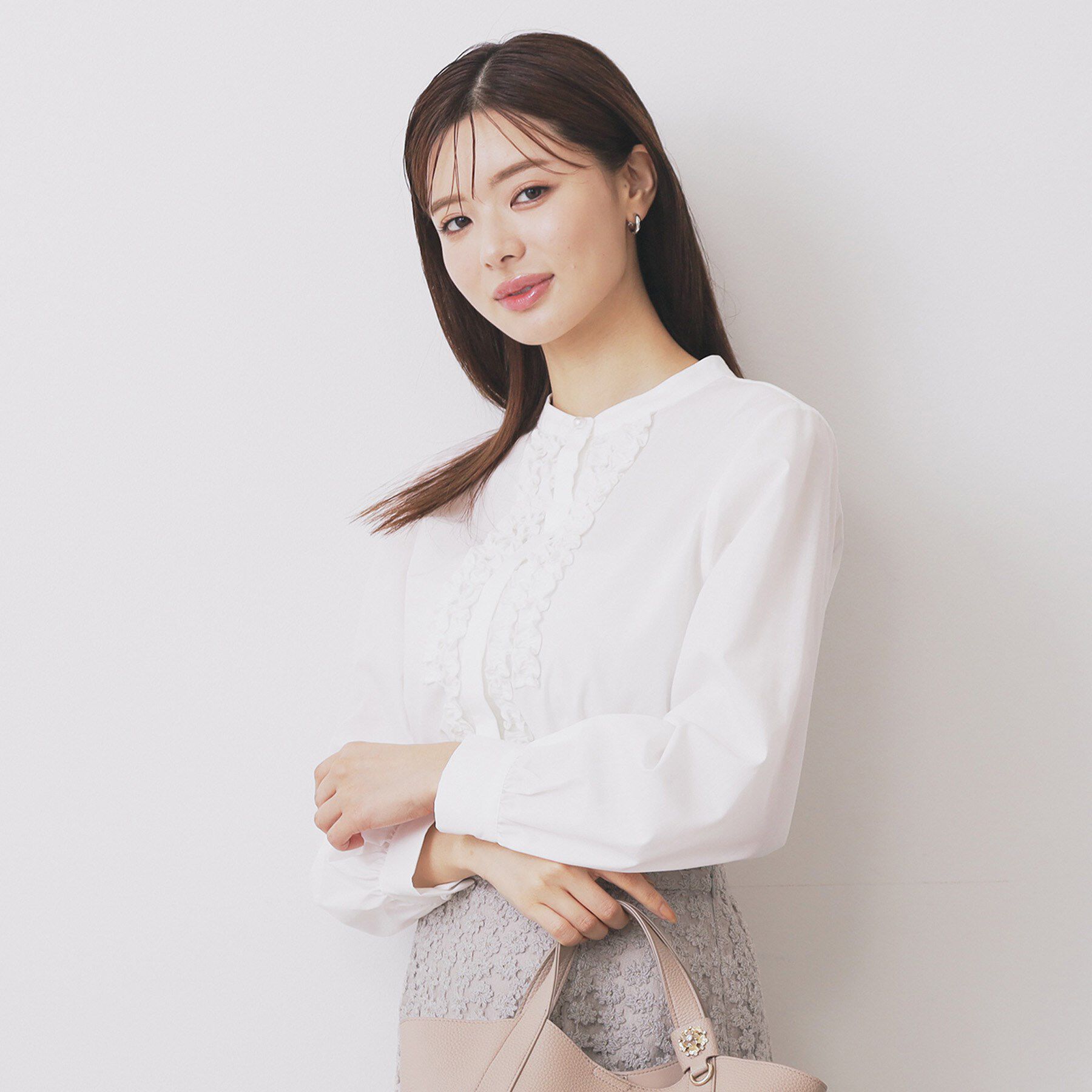 index「バンドカラーフリルブラウス【洗濯機OK/イージーアイロン/防シワ】」|シャツ・ブラウス|