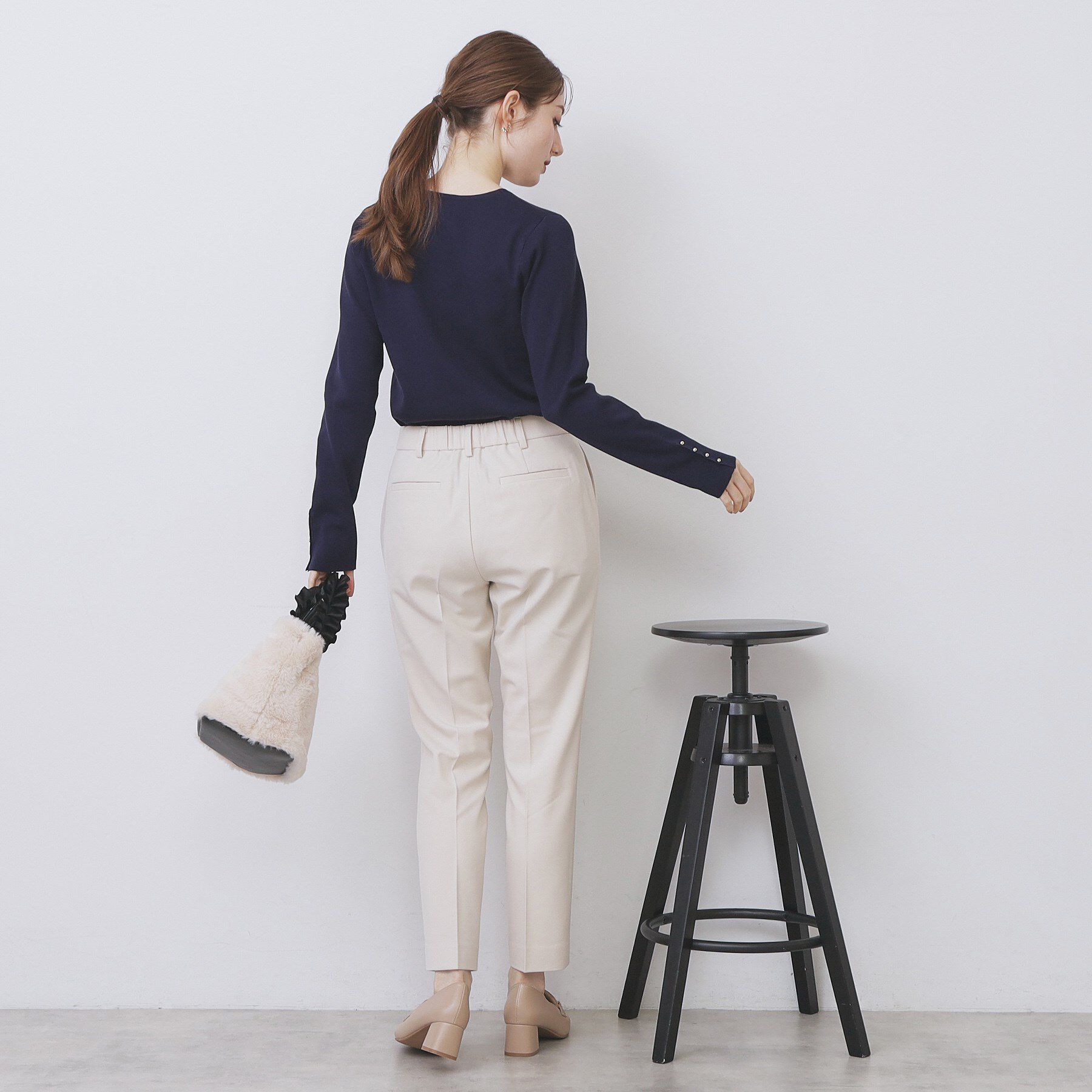 index「ゴールドボタンVネックニット【洗濯機OK】《6col》」|ニット・セーター|