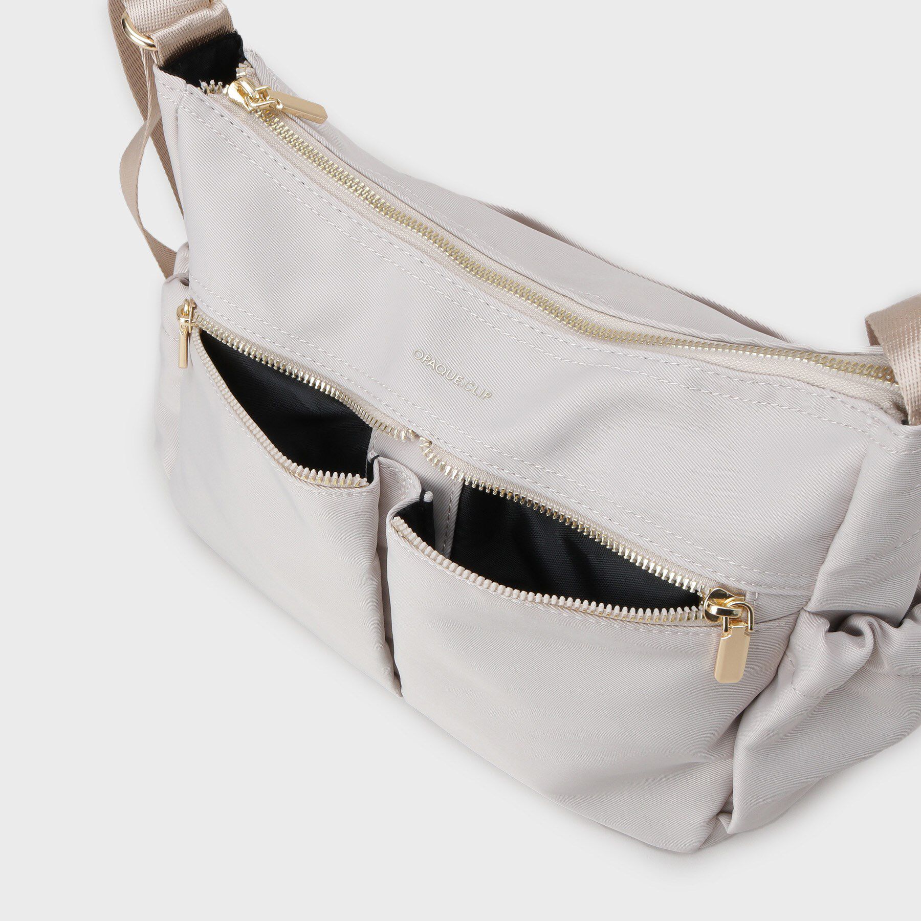 OPAQUE.CLIP「【軽量/撥水加工/多ポケット】ツイルミドルサイズムーンショルダーバッグ」|ショルダー・メッセンジャー|