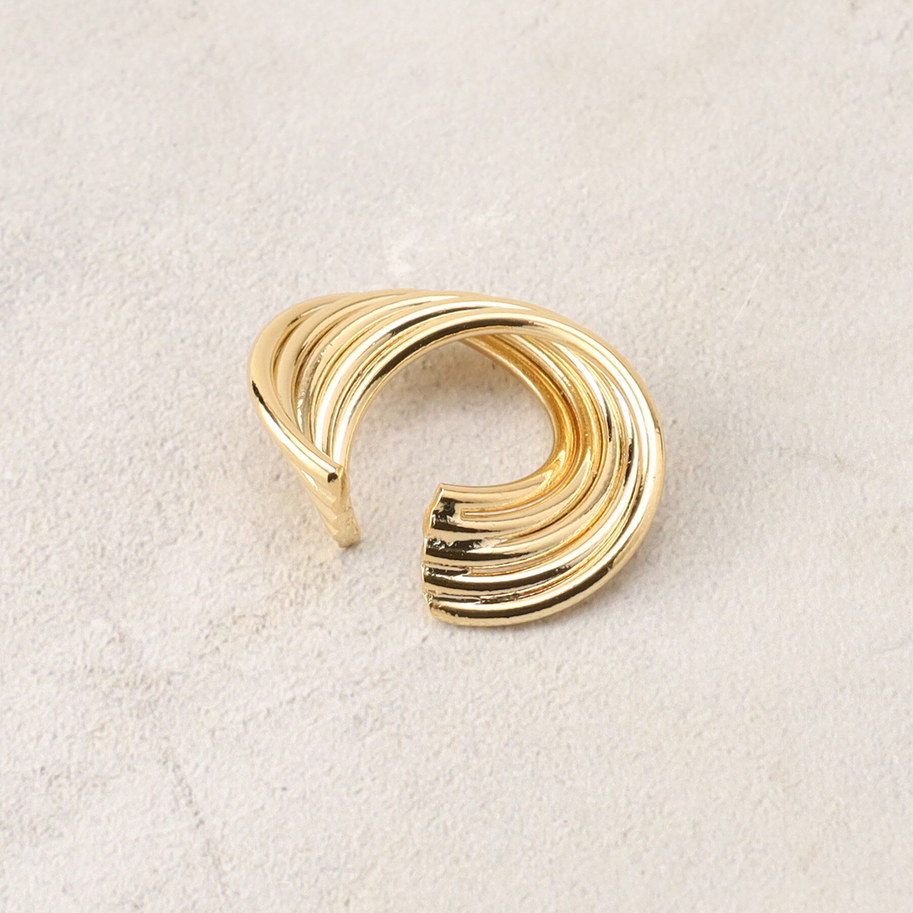 OPAQUE.CLIP「メタルレイヤード風イヤーカフ」|イヤリング|