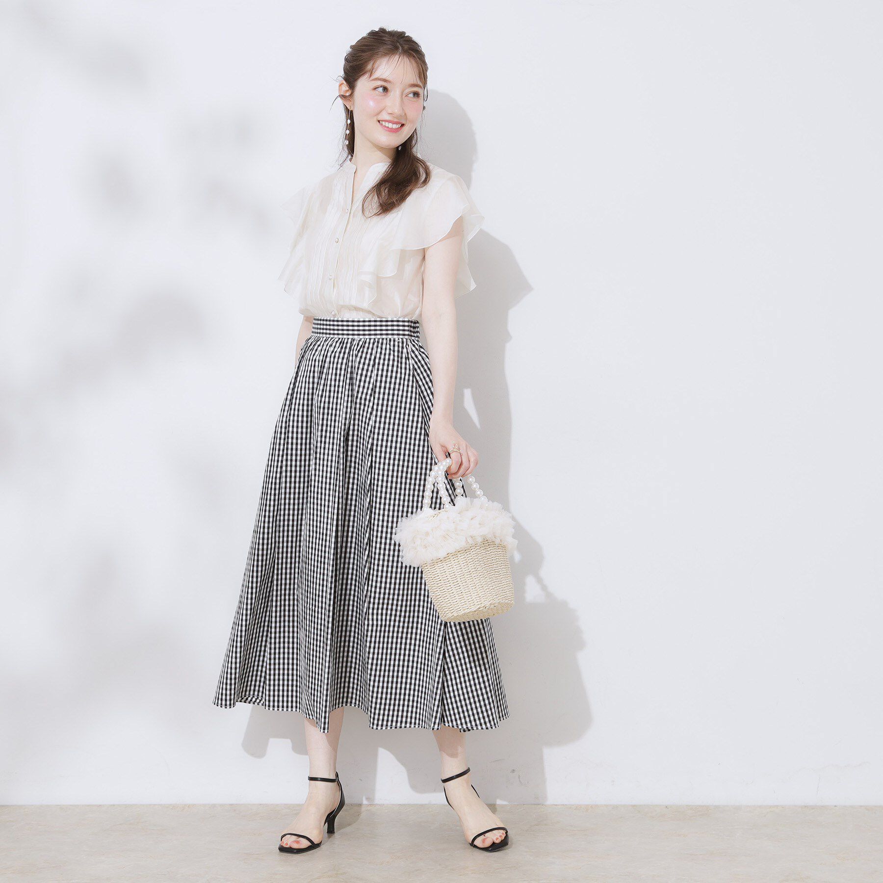 Couture broach「【洗える・オシャレな透け感】タックデザインフレア袖シアーブラウス」|シャツ・ブラウス|