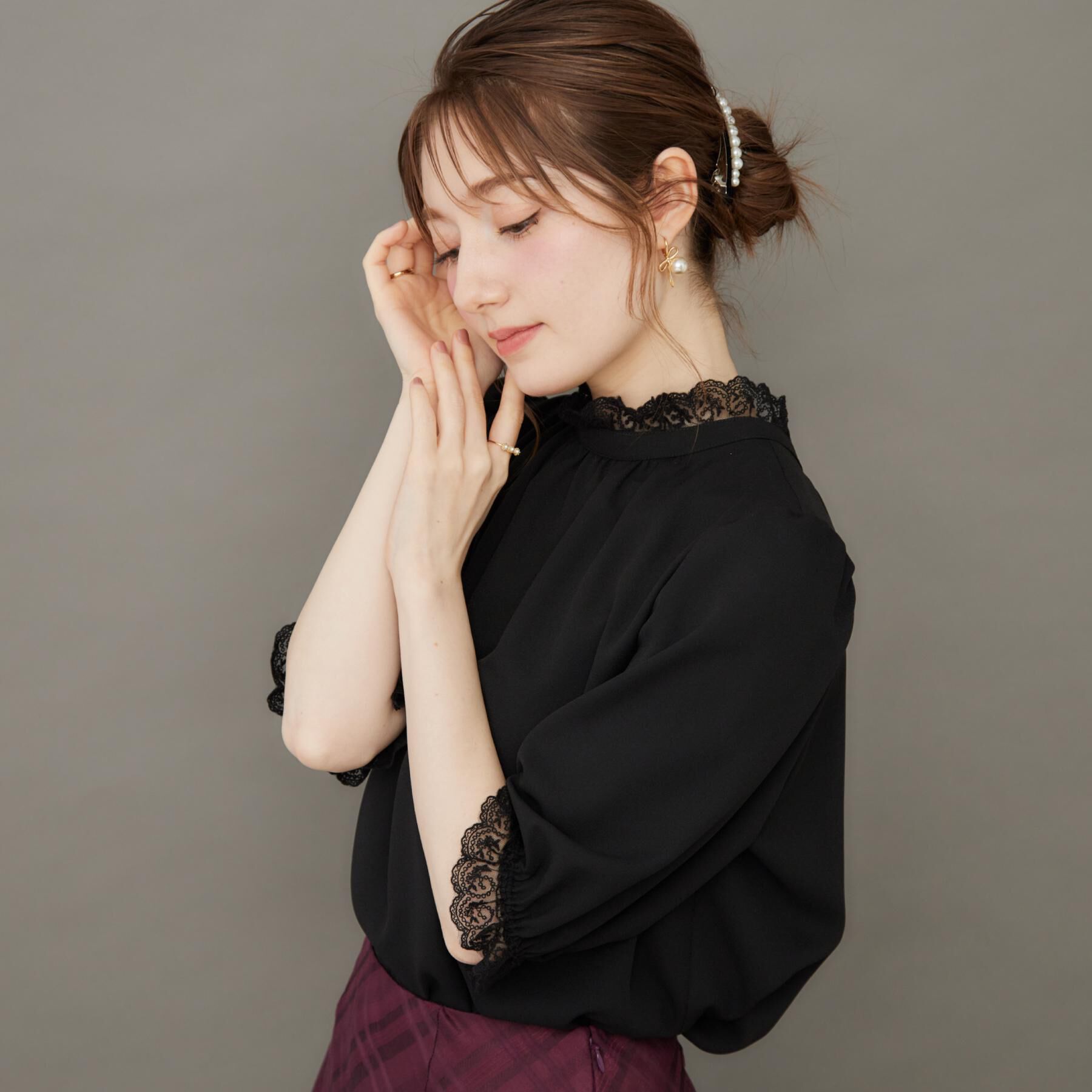 Couture broach「【華やか・大人可愛い・5分袖】エンブロレース前後2WAYブラウス」|シャツ・ブラウス|