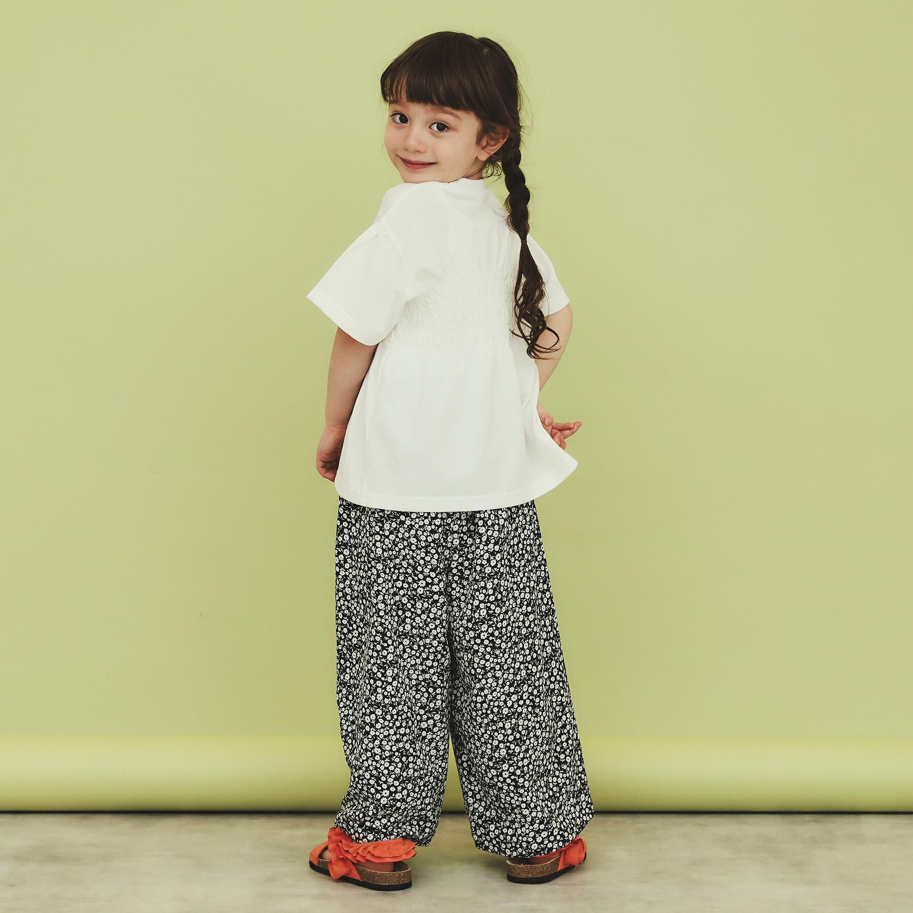 THE SHOP TK「【110-150】シャーリングロゴTシャツ/ママとおそろい・洗濯機OK」|Tシャツ・カットソー|