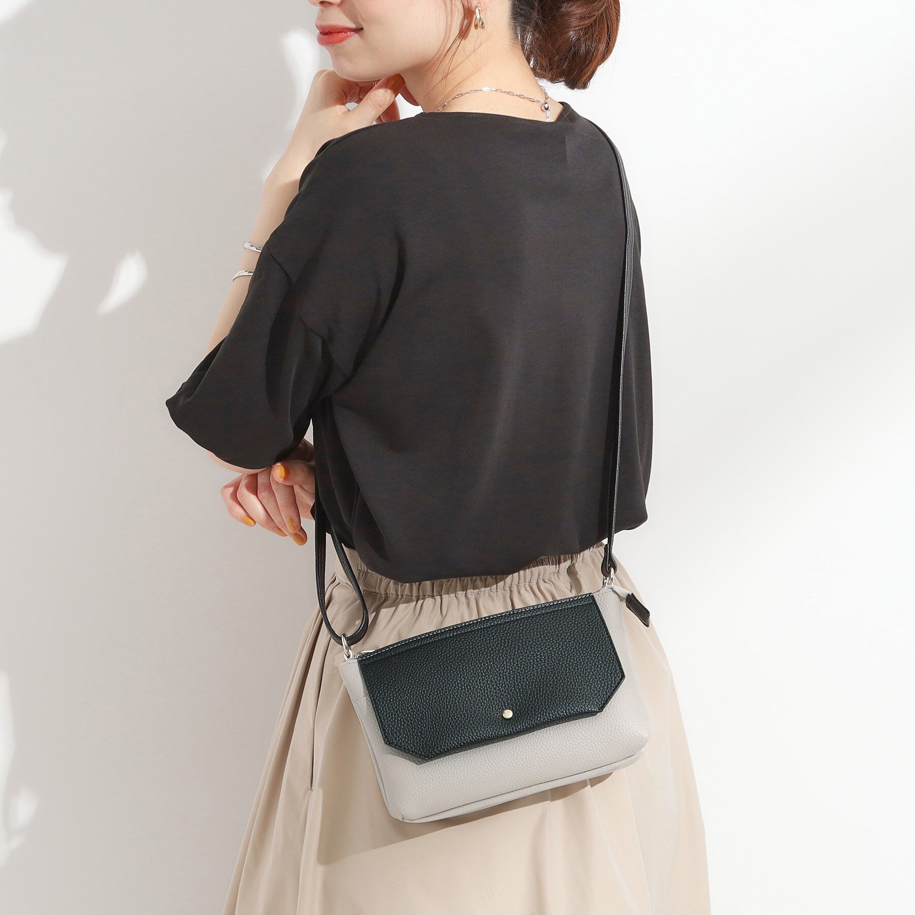 SHOO･LA･RUE「【軽量】ふわっと軽いフラップショルダーバッグ」|ショルダー・メッセンジャー|