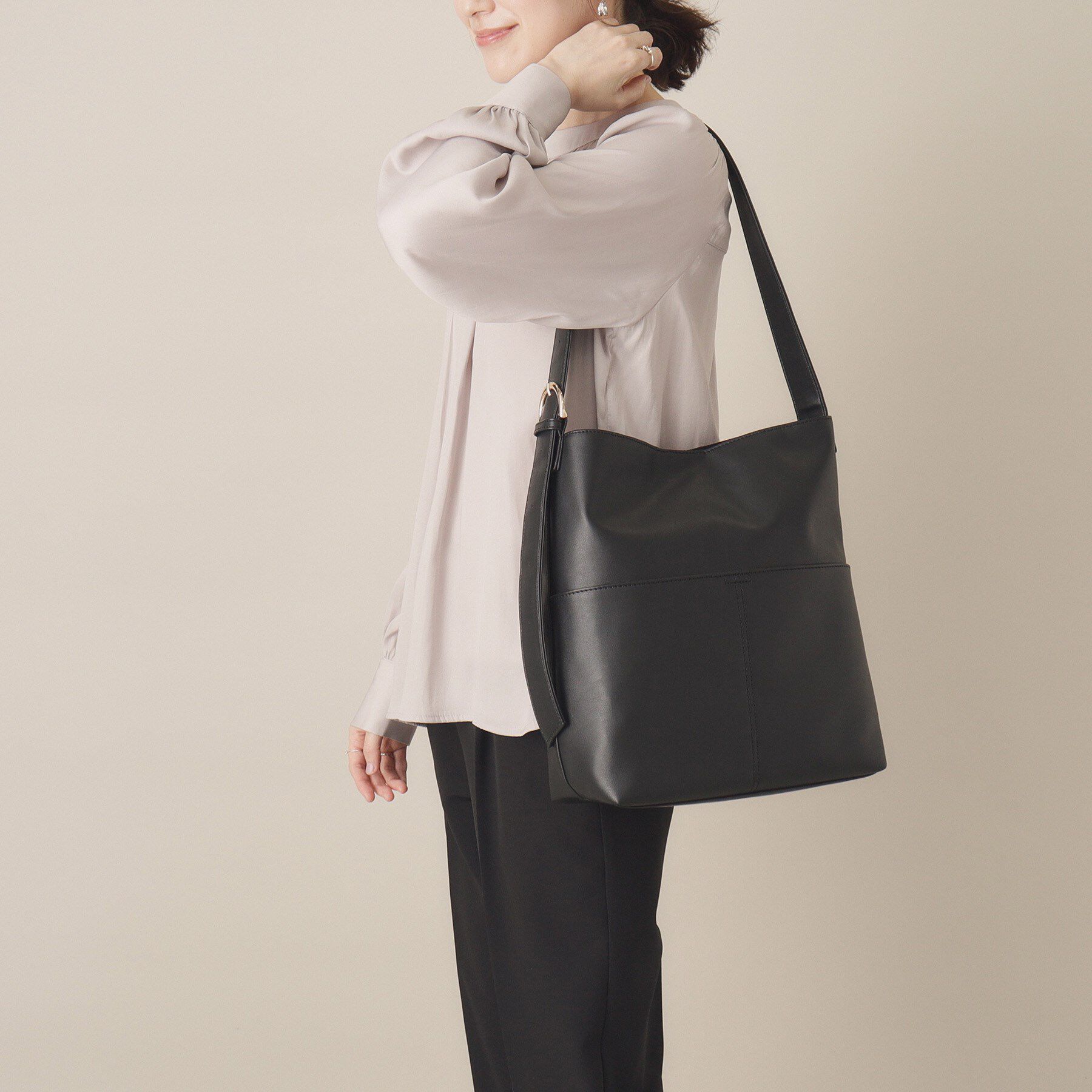ITS&rsquo;DEMO「【A4対応】ワンハンドルバケツショルダー」|ショルダー・メッセンジャー|ブラック(019)