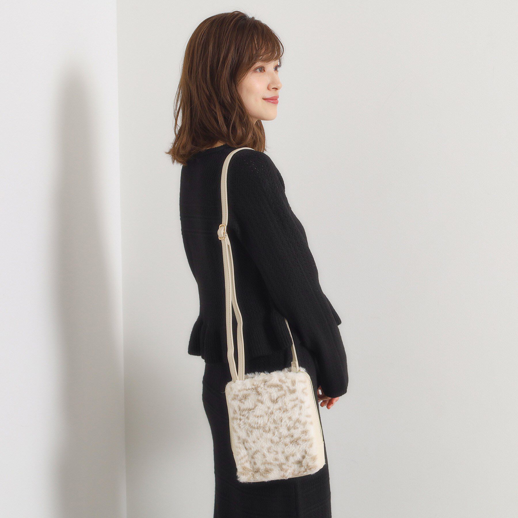 ITS&rsquo;DEMO「三層フェイクファーミニショルダー」|ショルダー・メッセンジャー|