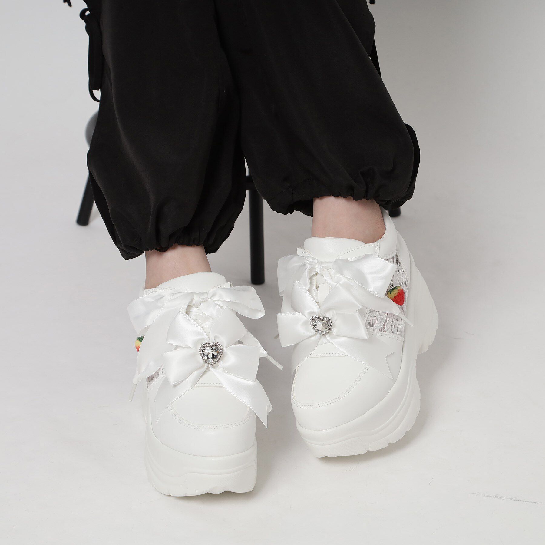 csT&P「取り外し自由♪マルチWAY厚底レースイチゴチャームスニーカー」|スニーカー|