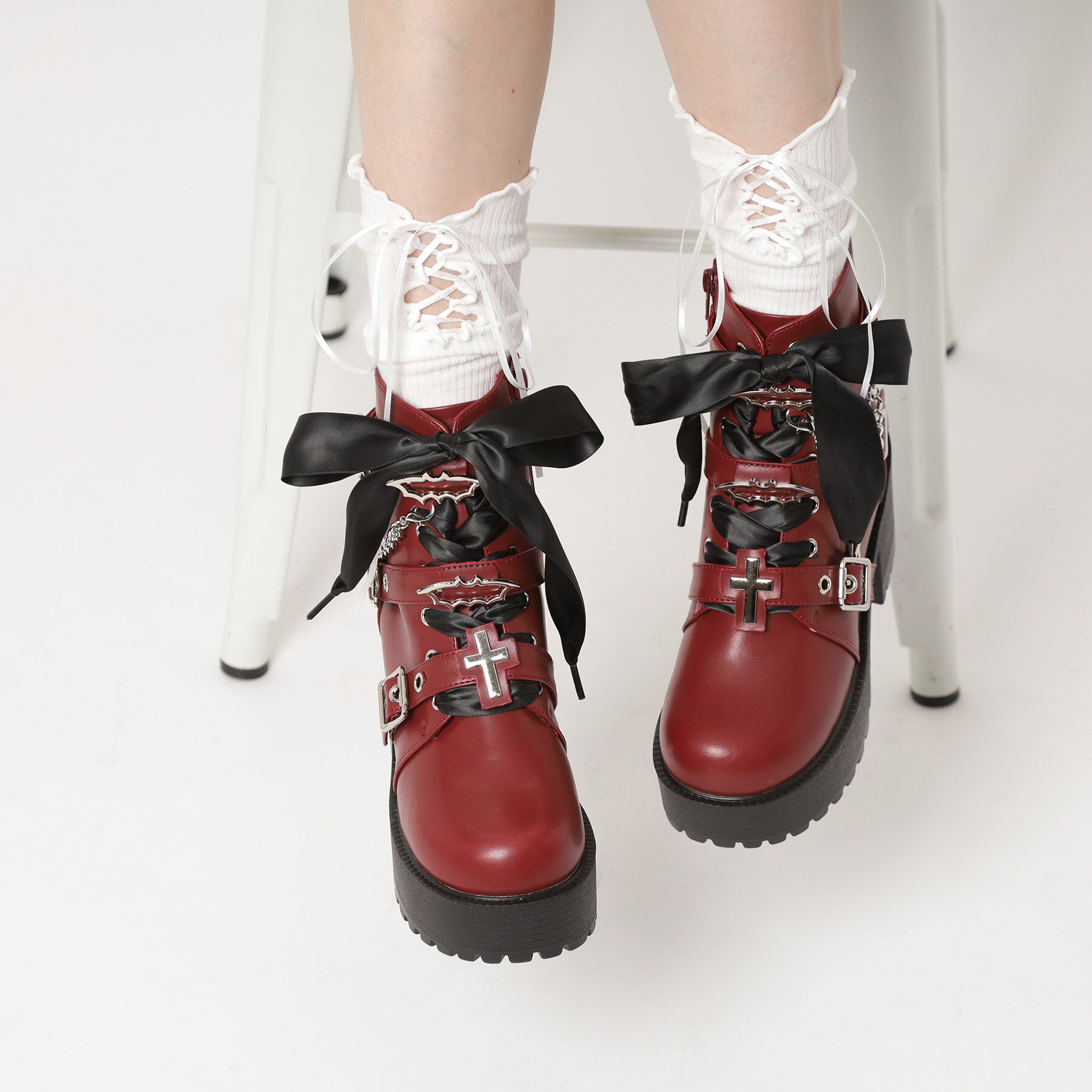 csT&P「厚底&times;コウモリ&times;十字架スニーカー」|ショートブーツ|