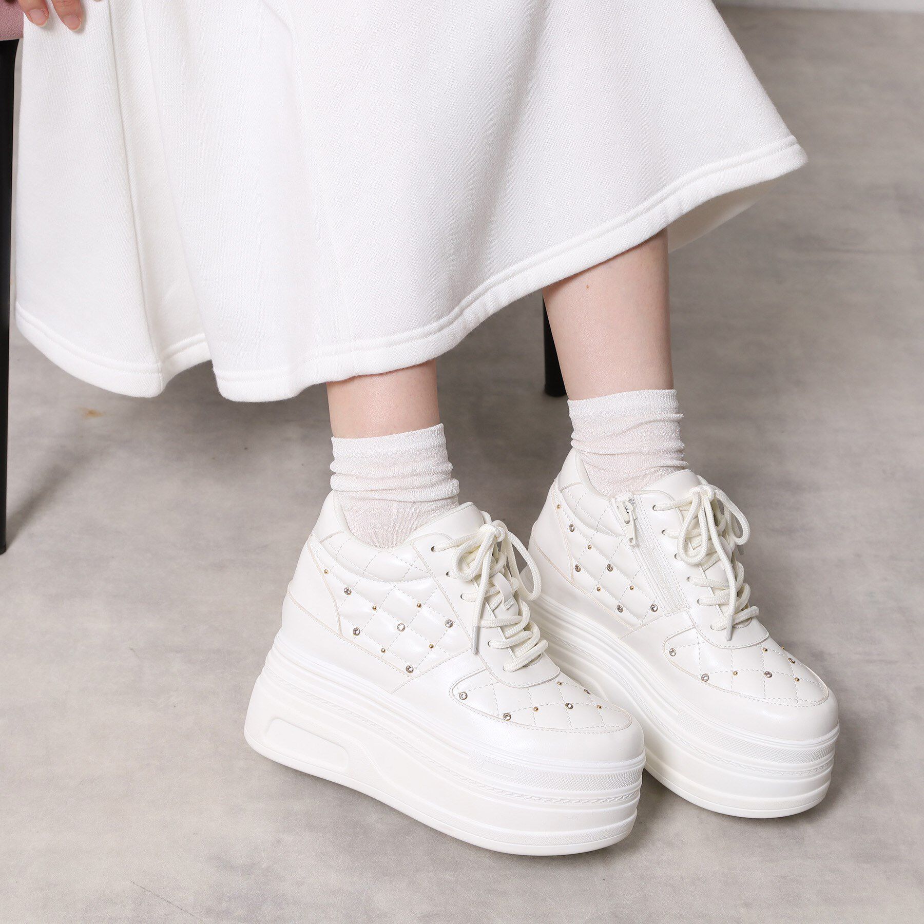 ESPERANZA「【EC先行販売】きゅんフィット厚底フラットキルティングスタッズスニーカー」|スニーカー|ホワイト(001)