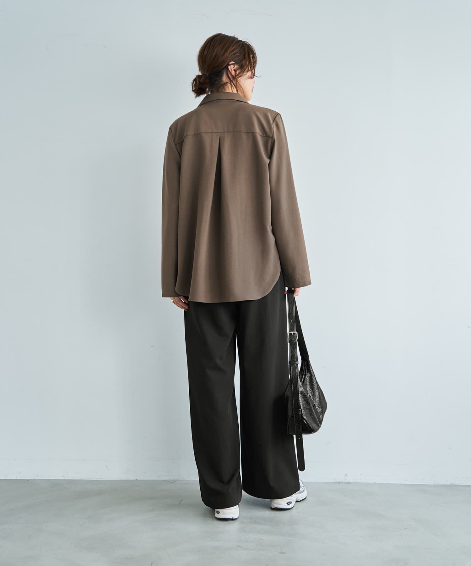 STYLE DELI「ブラウス生地の背面タックしなやかジャケット」|テーラードジャケット|