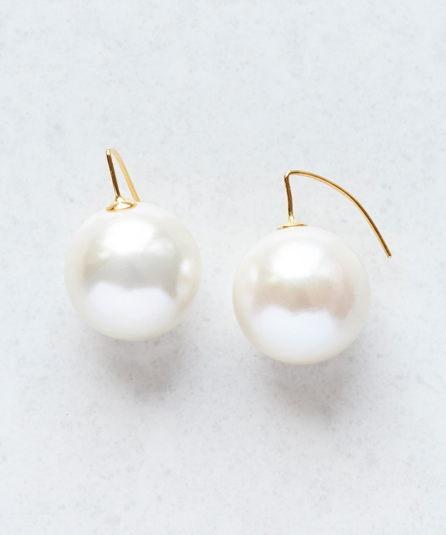 Phoebe「【シリーズ累計販売5000点突破！】ビッグパールフックピアス ホワイト」|ピアス|