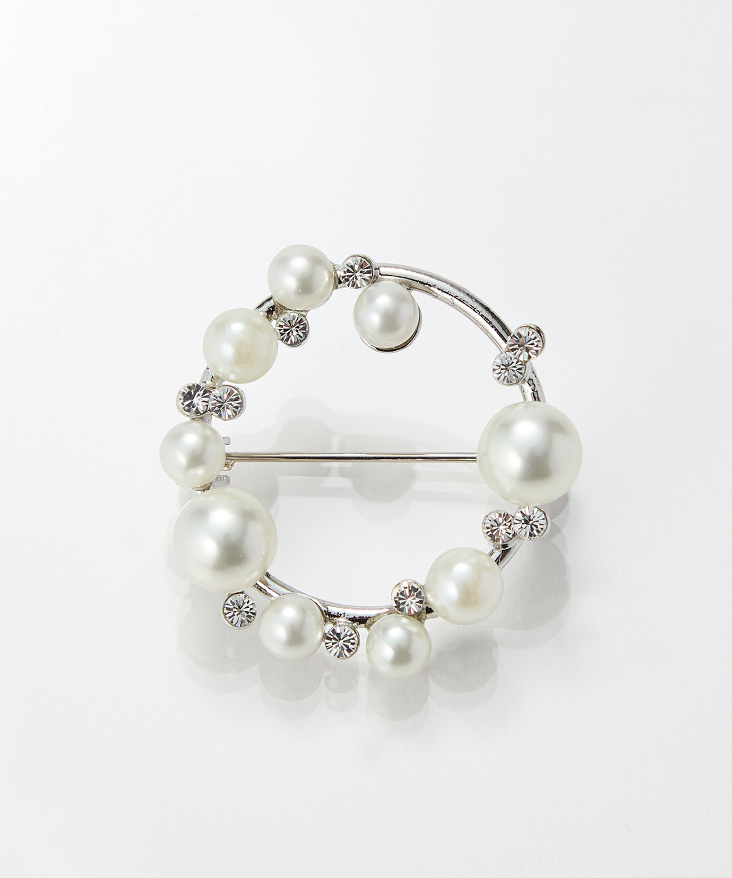 Phoebe「フォーマルパールビジューサークルブローチ　シルバー」|ブローチ・コサージュ|