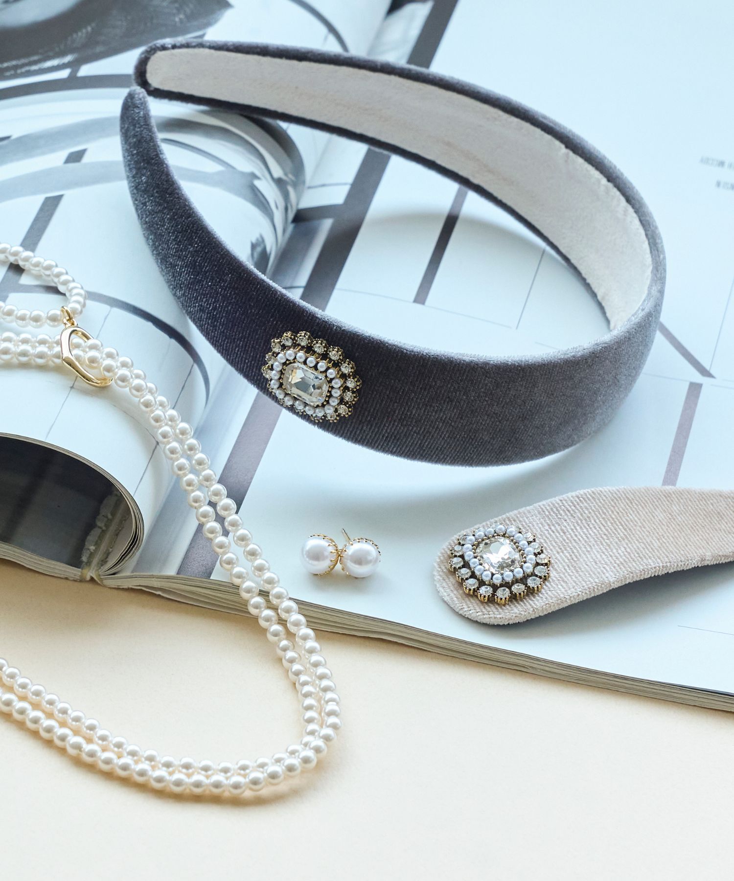  「トゥウィンクルフレームパールピアス　ゴールド/一粒」|ピアス|