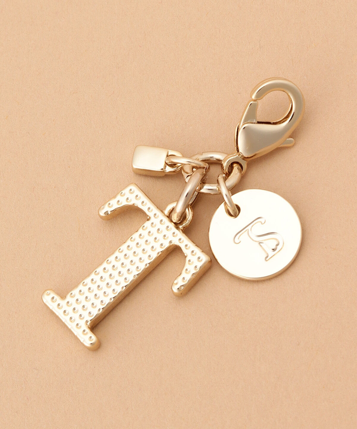 Samantha Thavasa「ビジューシンプルイニシャルファスナーチャーム(T)」|チャーム・キーホルダー|