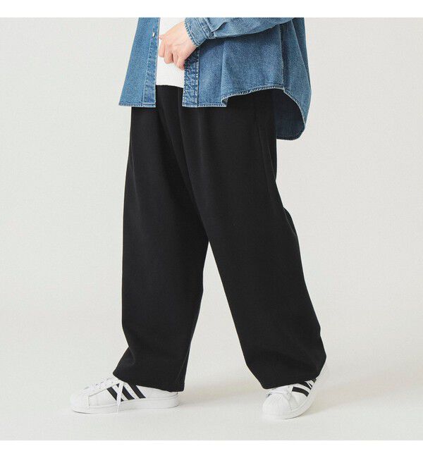 BEAMS「ワイドストレート ウィンドストップ スウェットパンツ」|チノ|BLACK