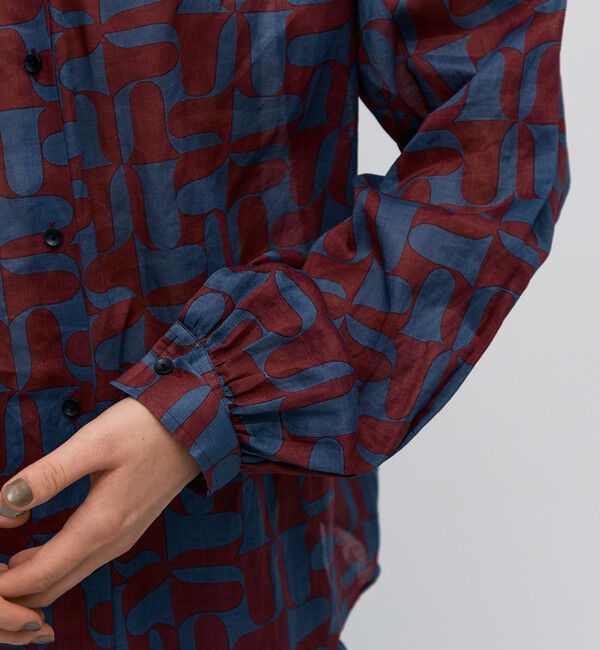 BACCA「コットンオーガンジープリント ギャザースリーブシャツ」|シャツ・ブラウス|