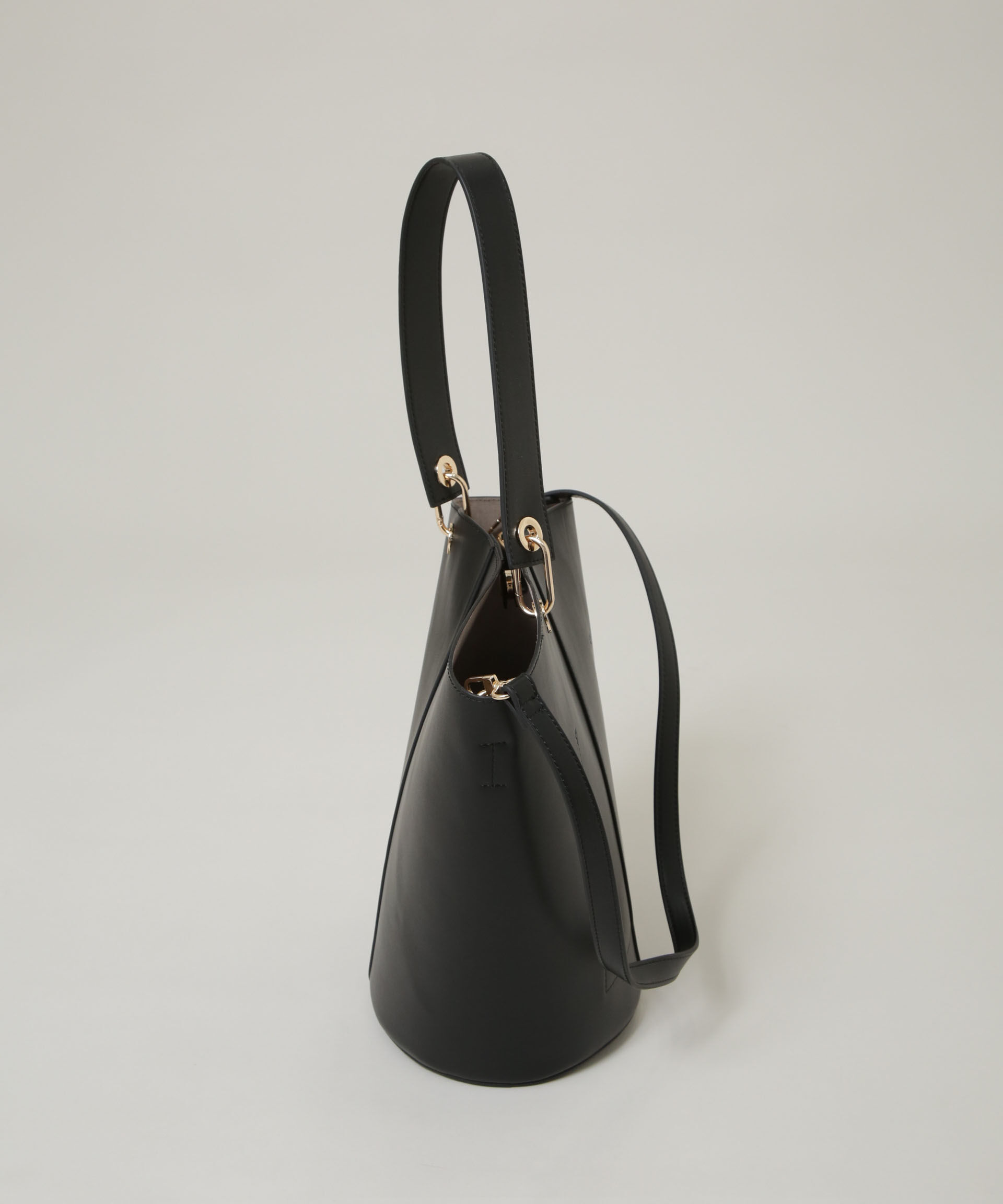 nano･universe「アシンメトリーハンドルバケツトート」|ショルダー・メッセンジャー|