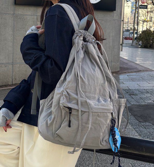  「【巾着型リュック/軽量】ドロストナイロンリュック」|トートバッグ|グレー
