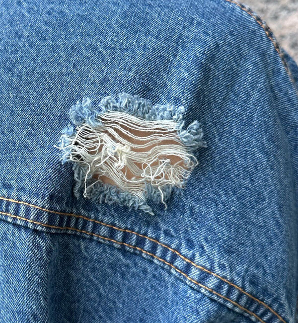  「【新色追加】ダメージデニムシャツ」|シャツ・ブラウス|