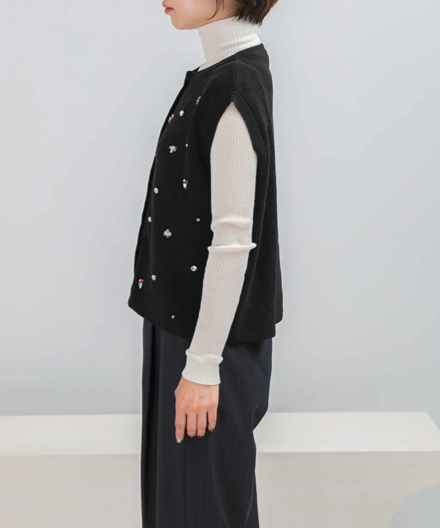 URBAN RESEARCH ROSSO「ビジューニットベスト」|ニット・セーター|